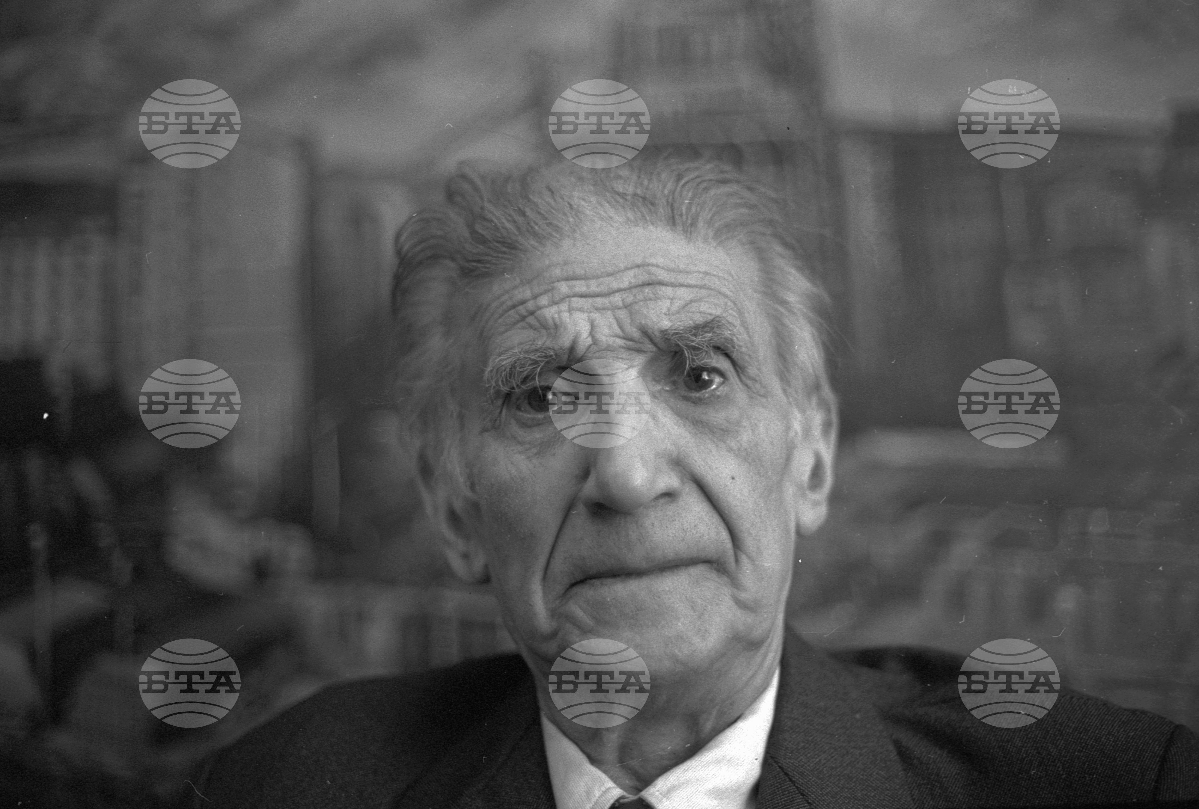 Народният художник Цанко Лавренов