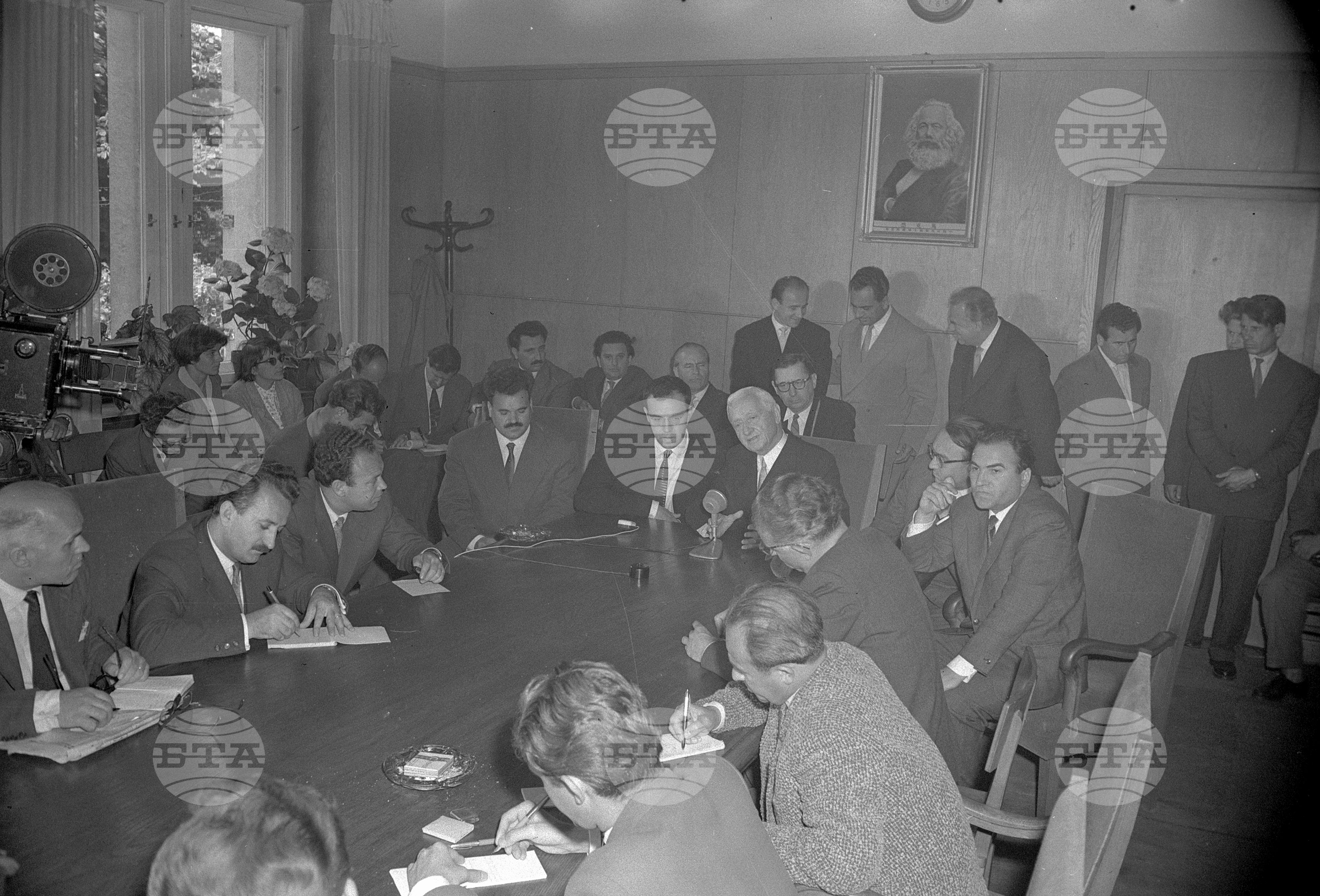 Пресконференция на американския общественик Сайръс Итън с български и чуждестранни журналисти в София