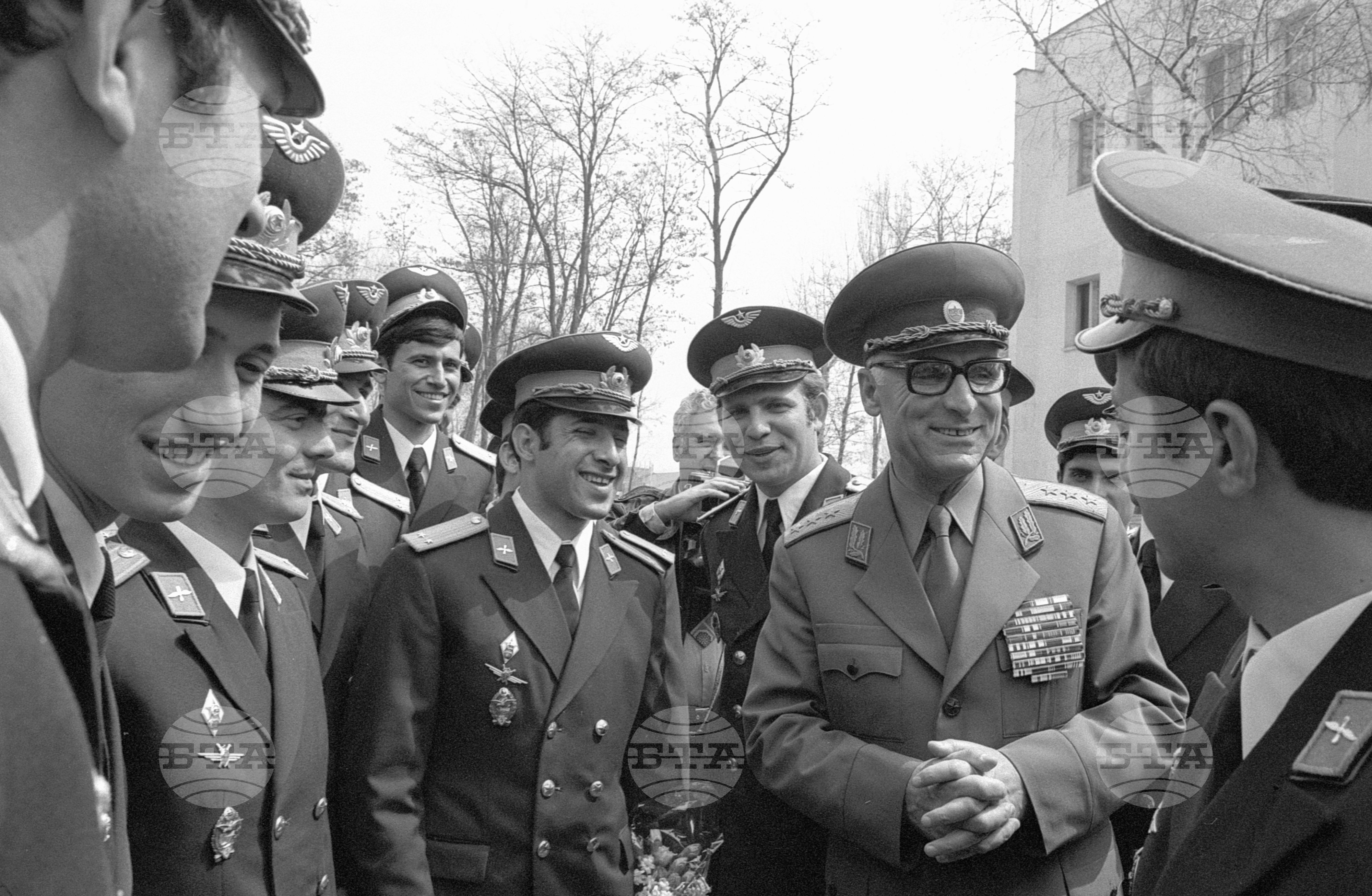 Випуск "Освобожденски" на  Висше народно военновъздушно училище (ВНВВУ; дн. ВВВУ) "Георги Бенковски" - град Долна Митрополия