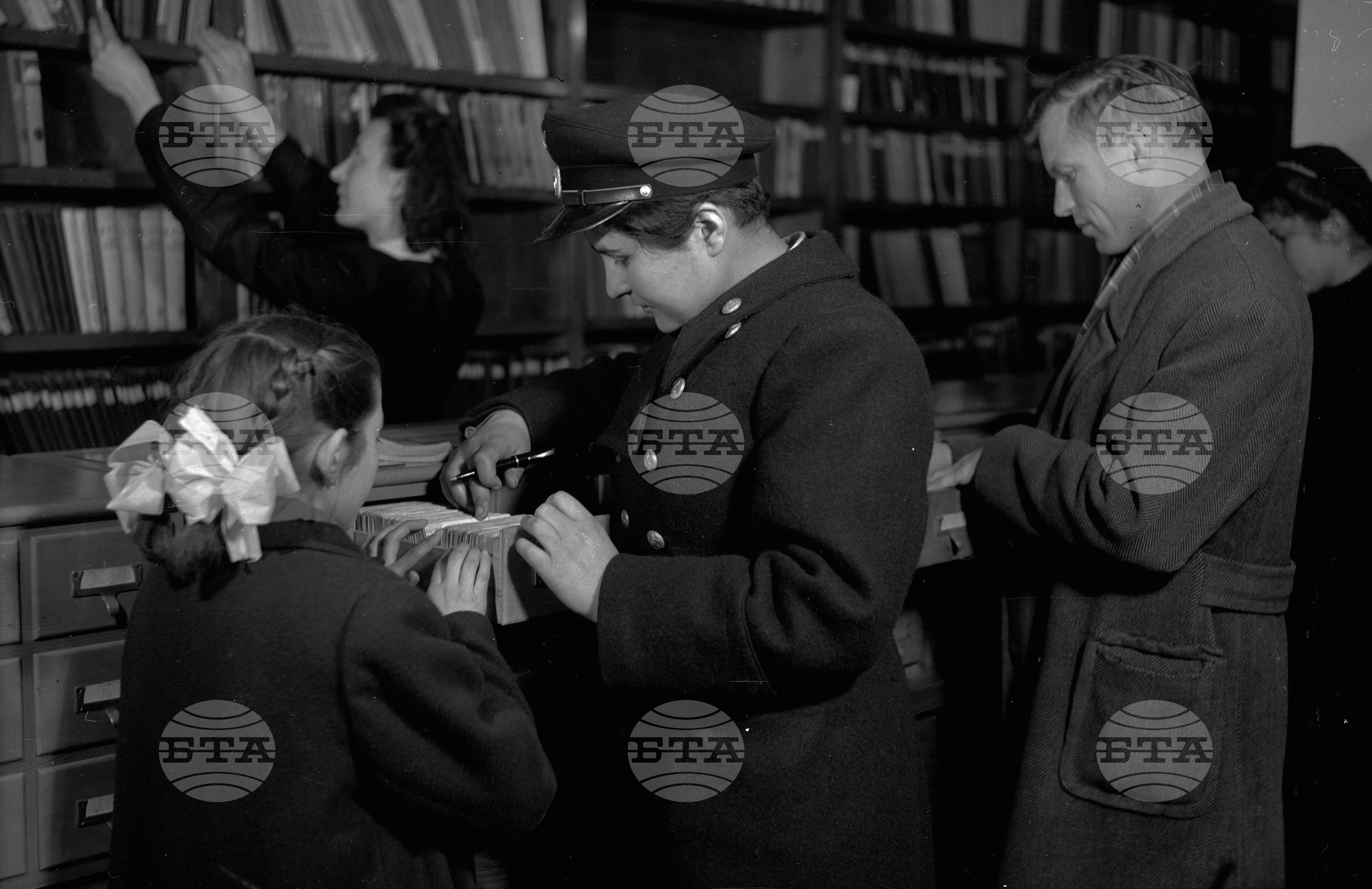 Първата жена локомотивен машинист у нас - 1953 година