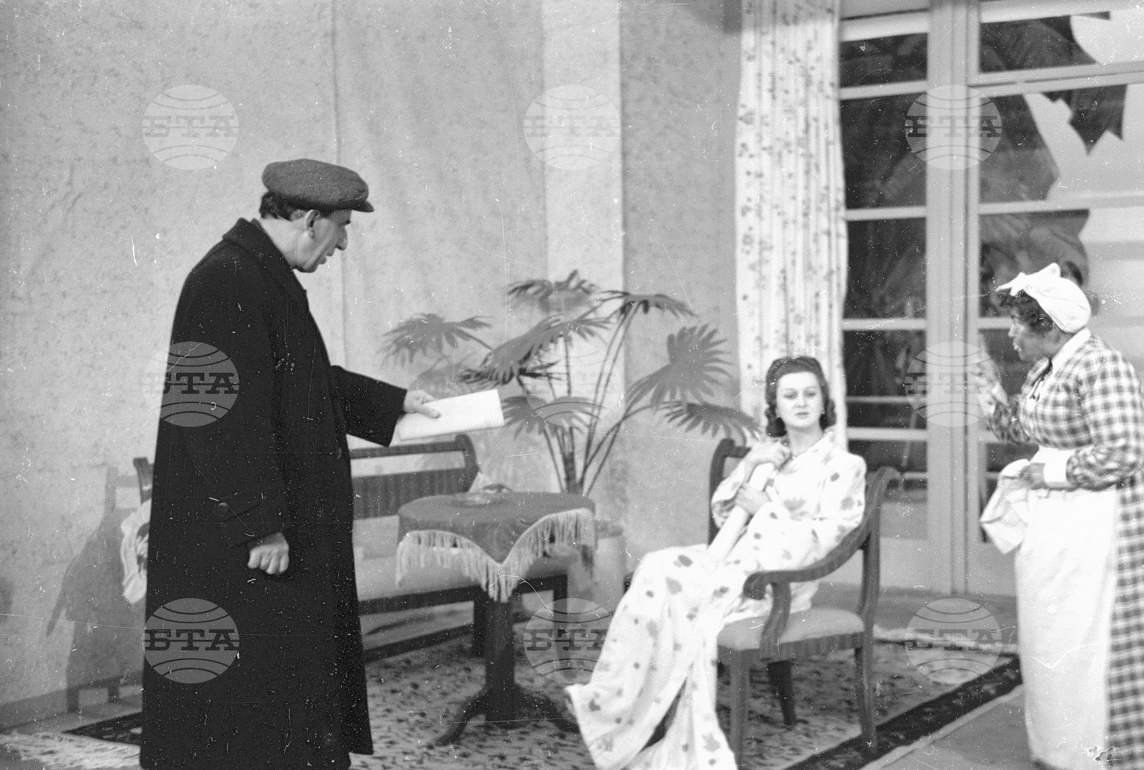 "Гласът на Америка" - пиеса от Борис Лавреньов, на сцената на Народния театър "Иван Вазов", режисьор Филип Филипов - част 2, 1951