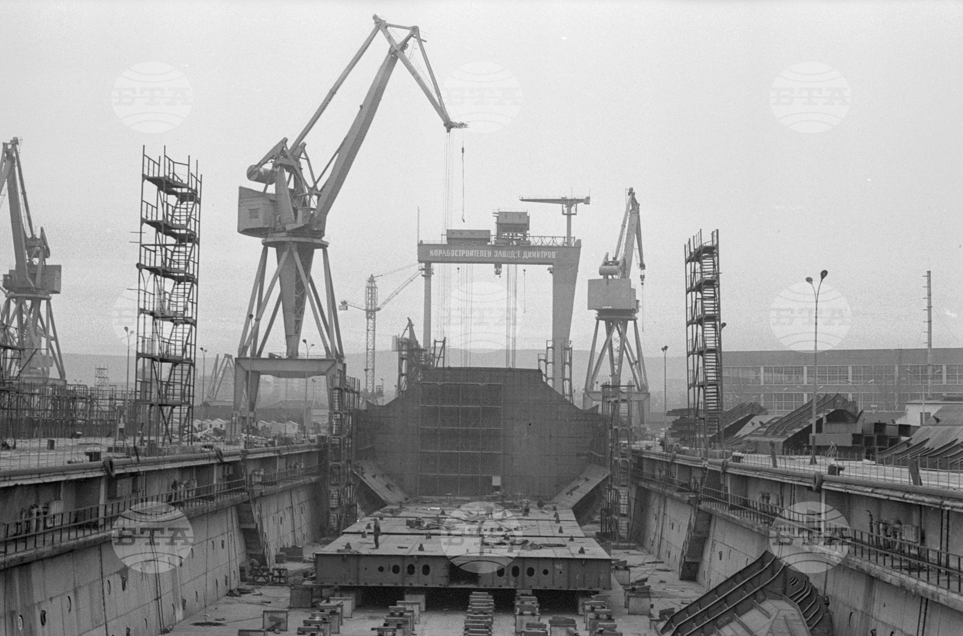 В корабостроителния завод "Георги Димитров" - 1970 година