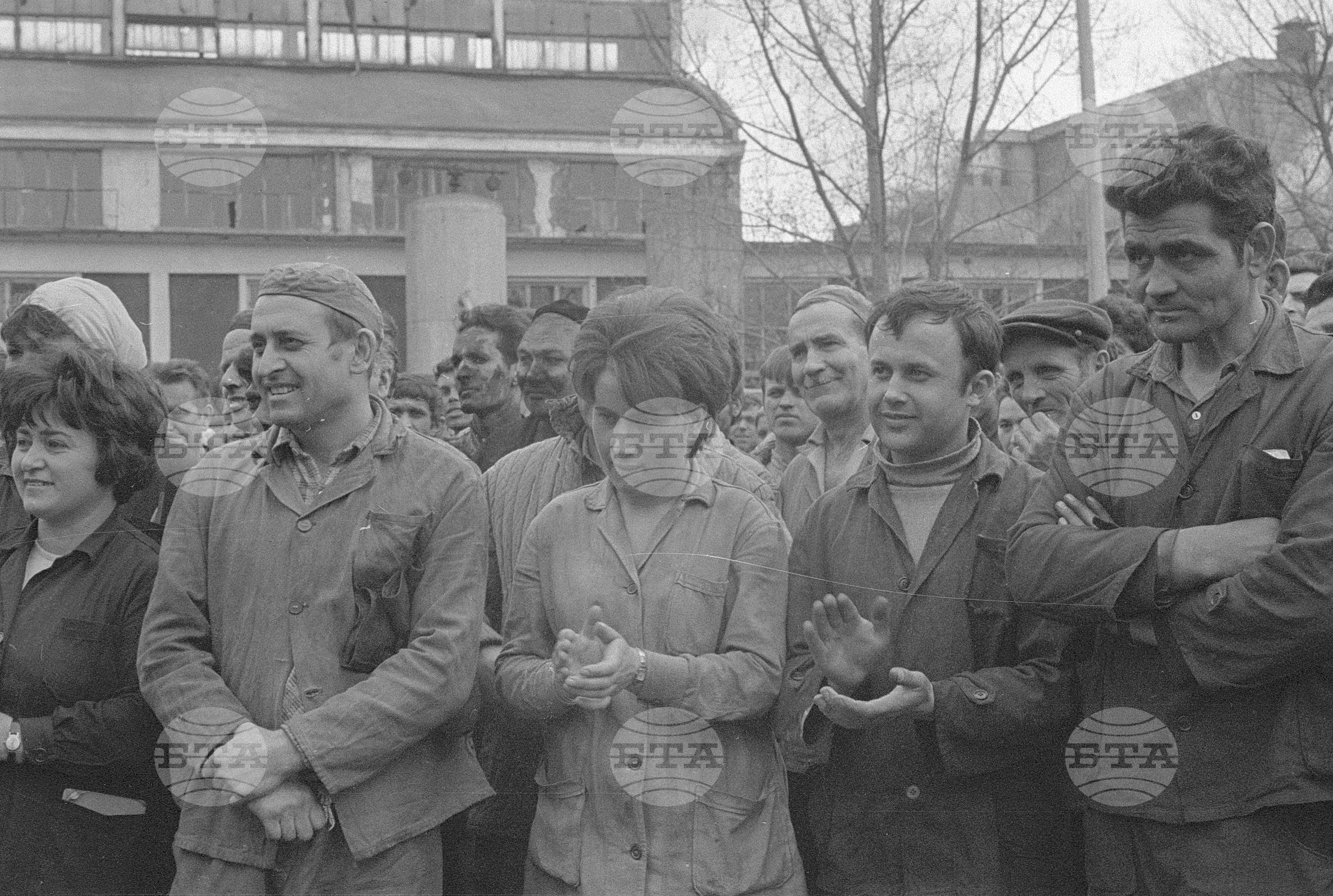 Митинг в завод за автомобилни гуми "Георги Димитров" - София