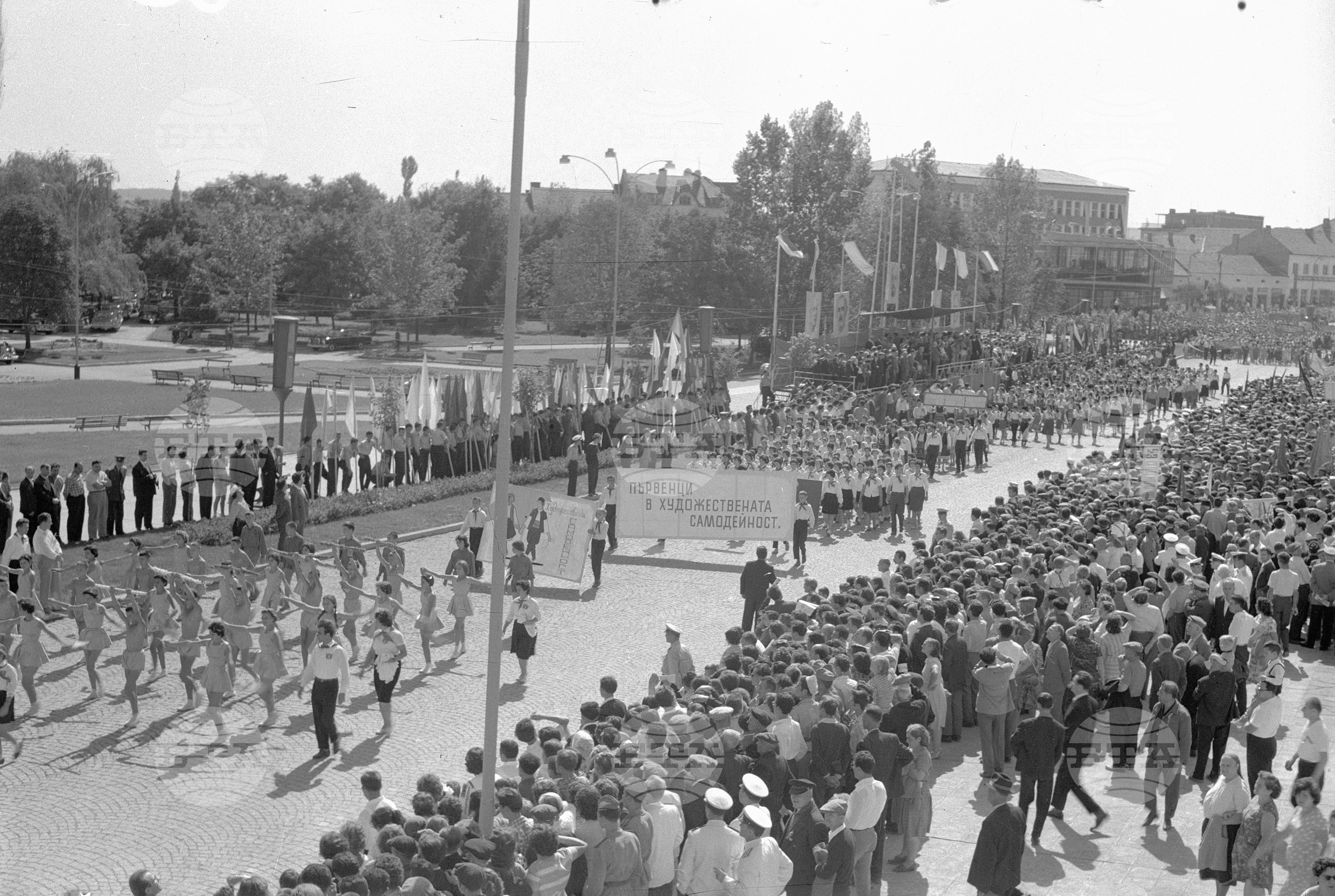 Възторжен митинг на трудещите се от Михайловградски окръг