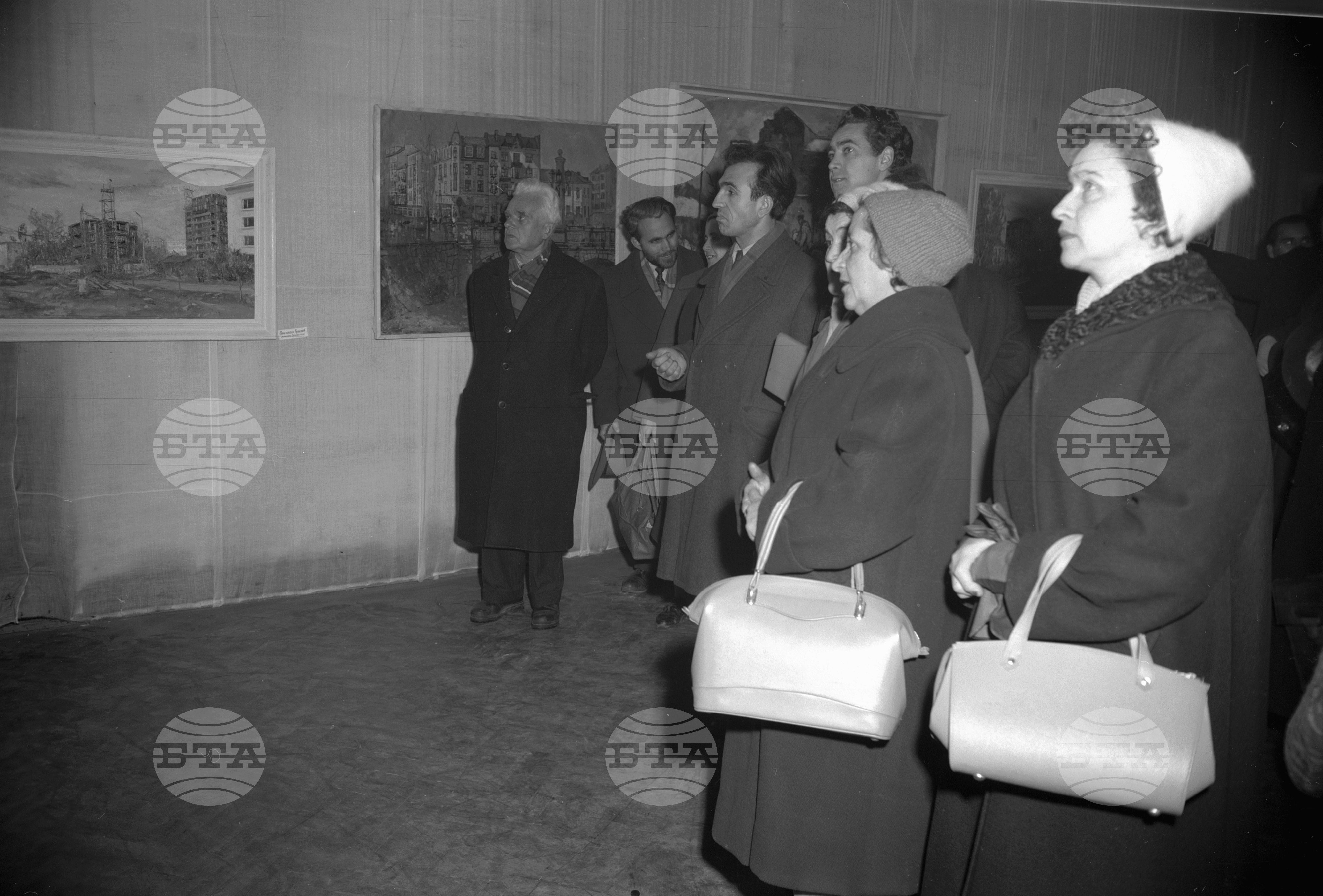 Открита е художествена изложба от картини за София