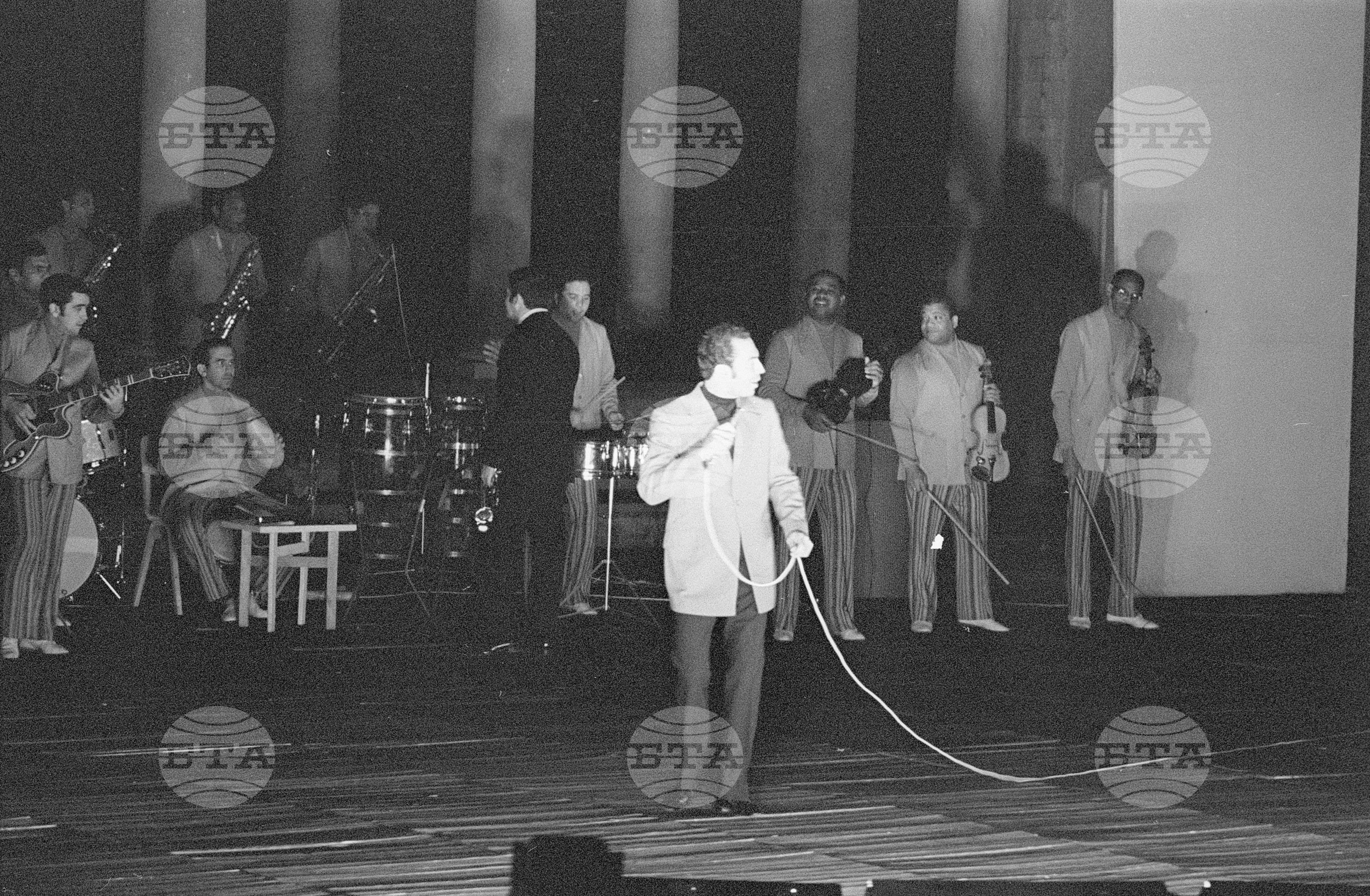 "Кубински ритми"   - концерт на кубински артисти