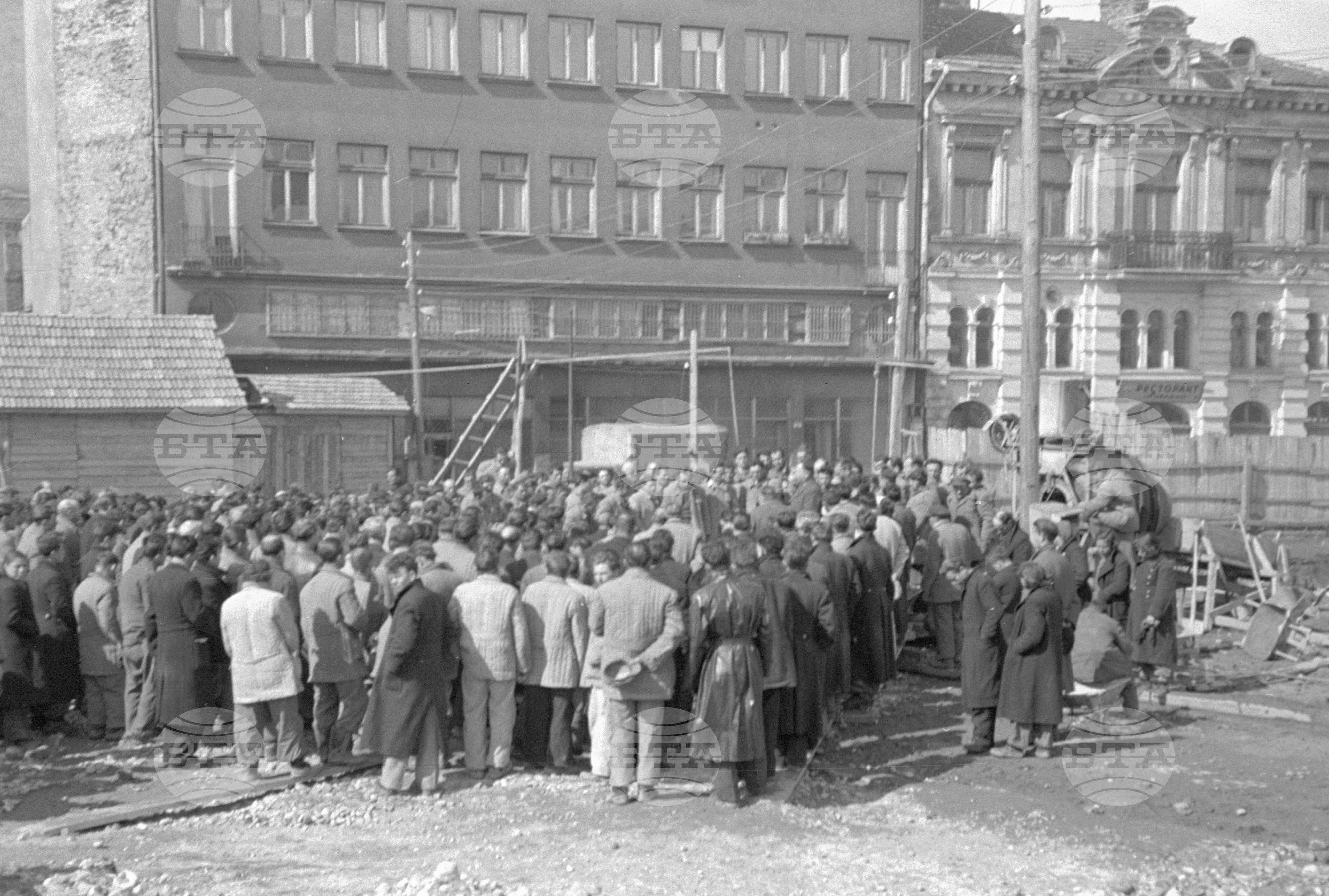 Траурен митинг по случай смъртта на Йосиф Висарионович Сталин