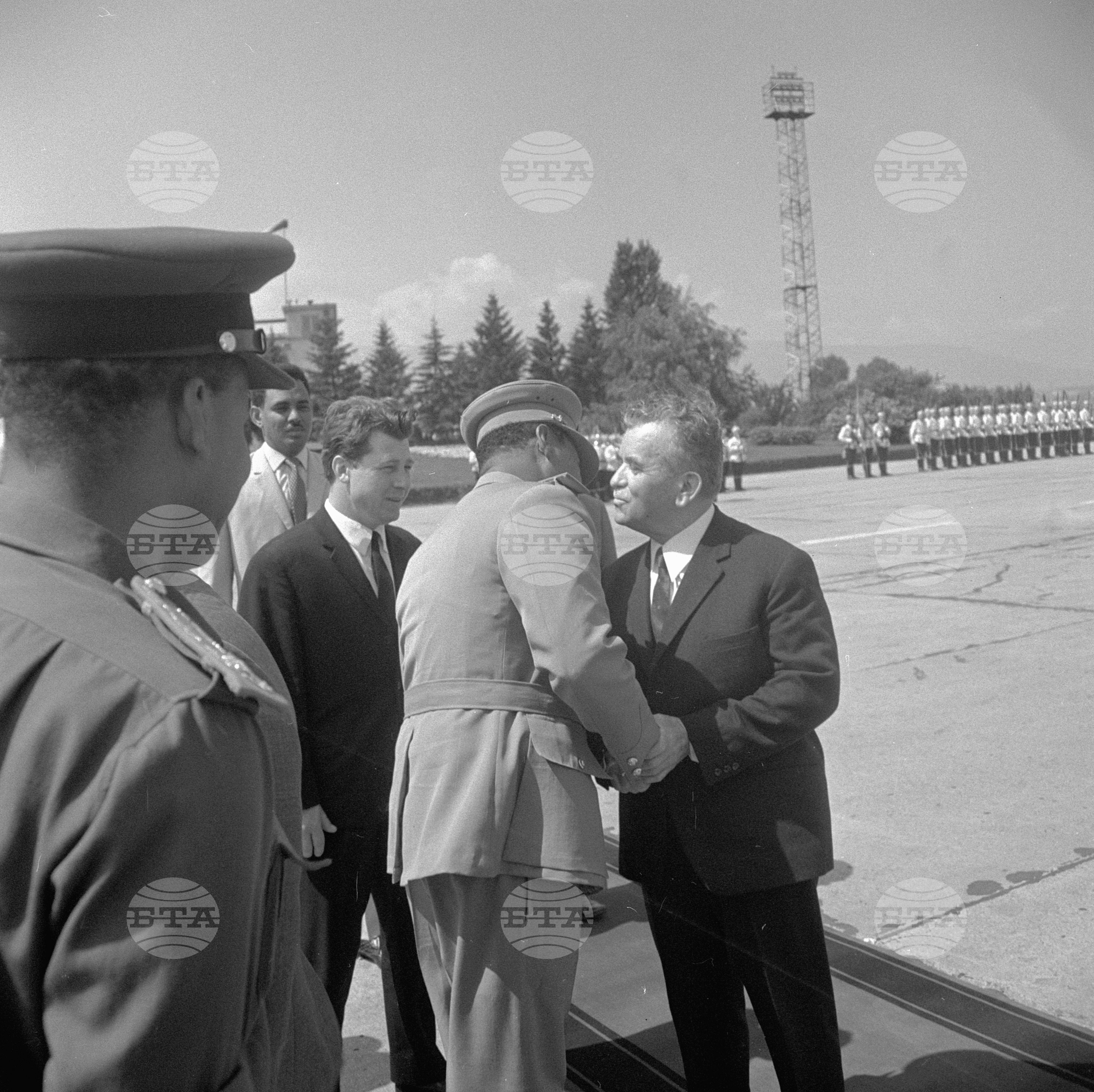 Генерал-майор Джафаар Мохамед Нимейри на посещение в България - част 4