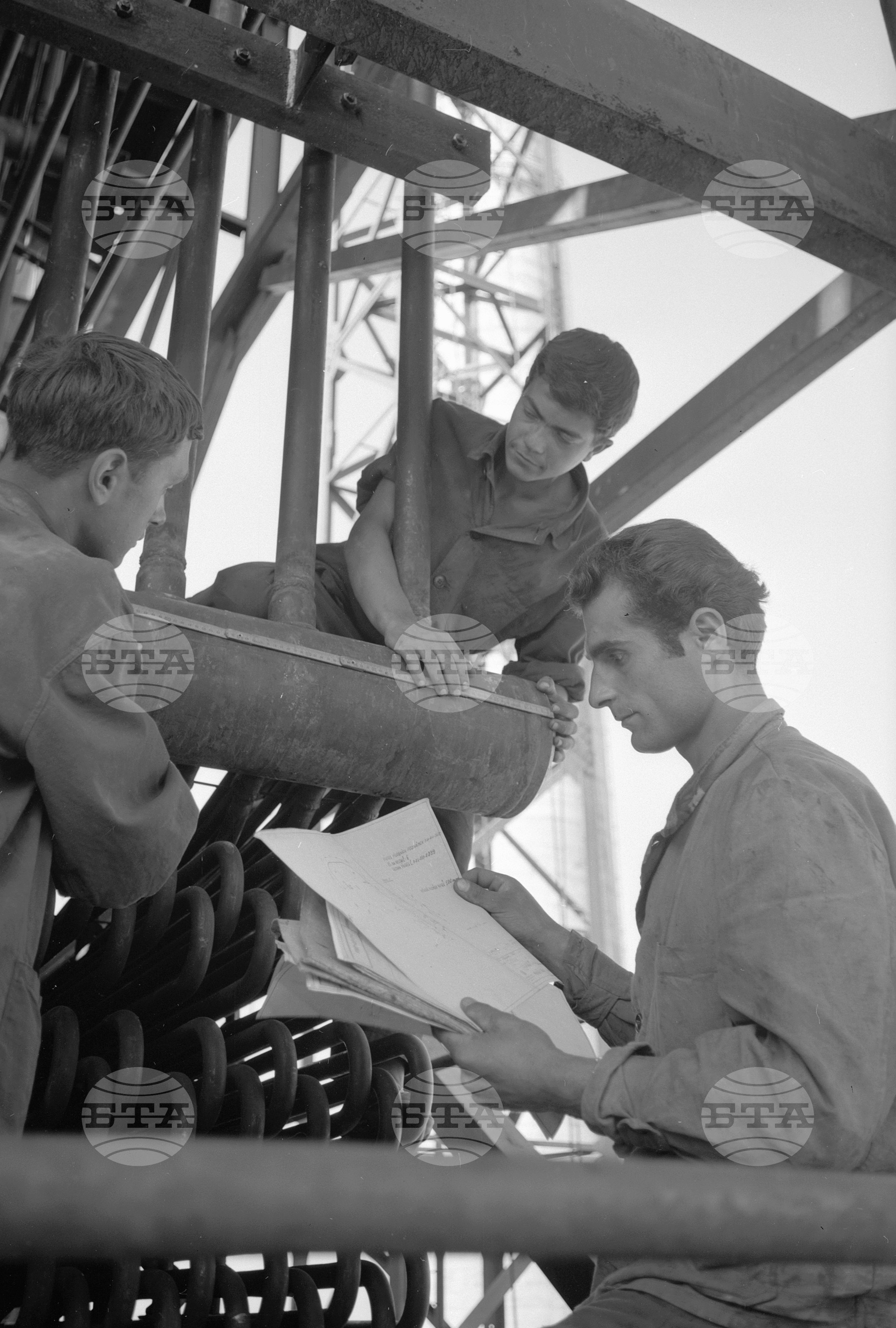 На строежа на ТЕЦ "Трайчо Костов", София - 1963