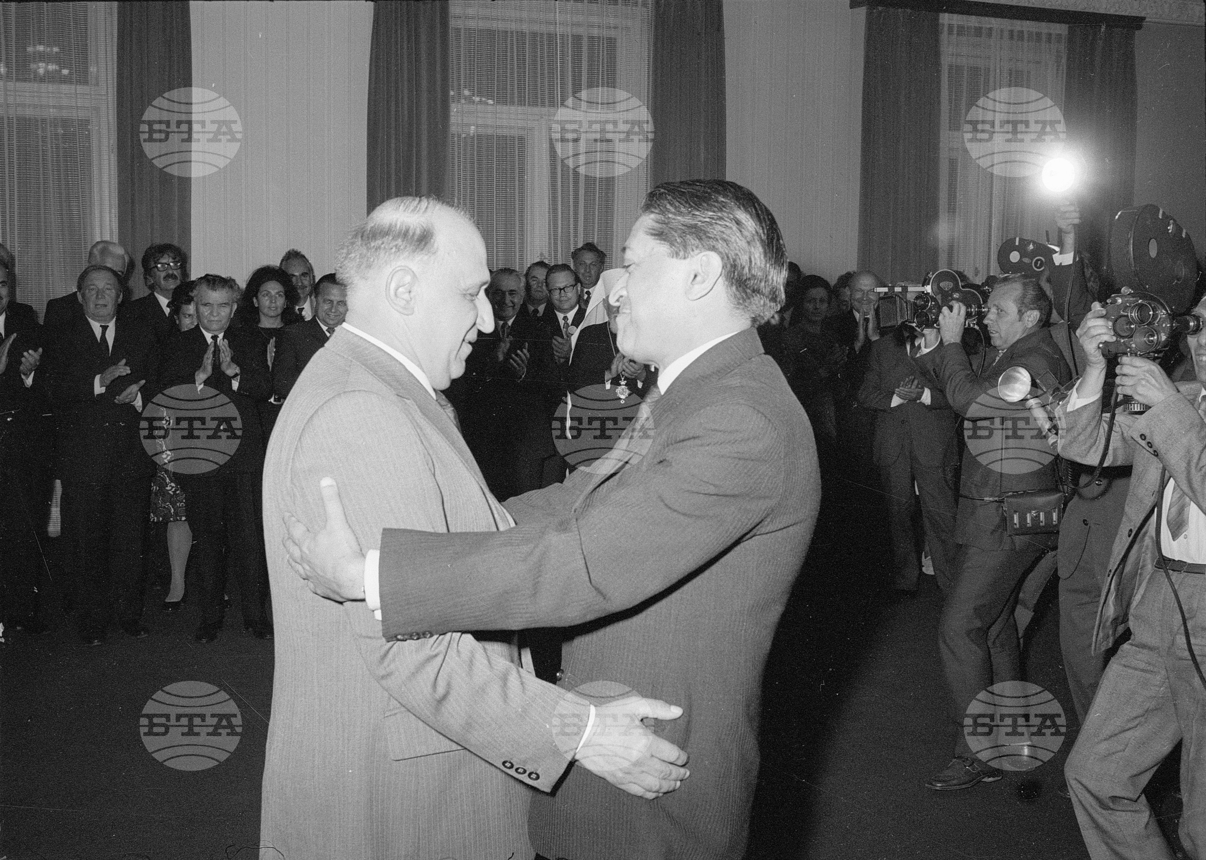 Медал ,,Жолио Кюри" - награда за Тодор Живков