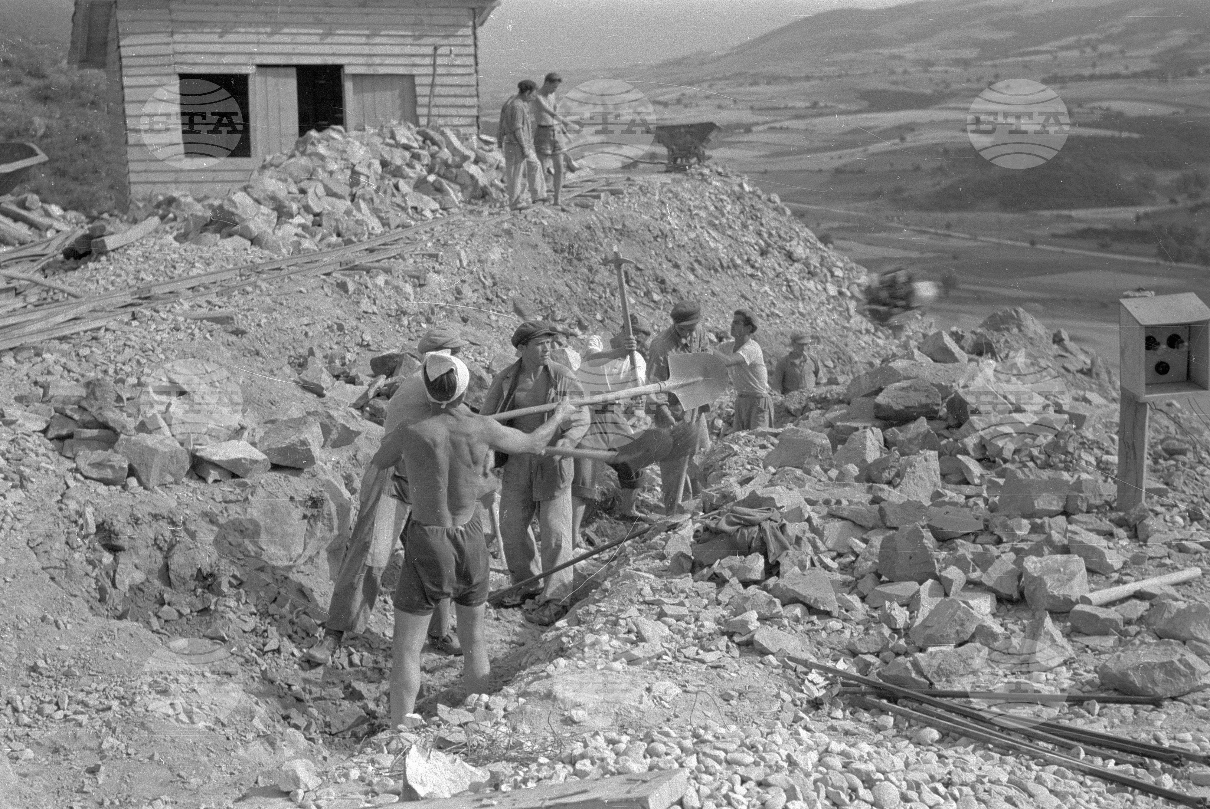 Язовир "Сталин" - снимки от изграждането му през 1952 година