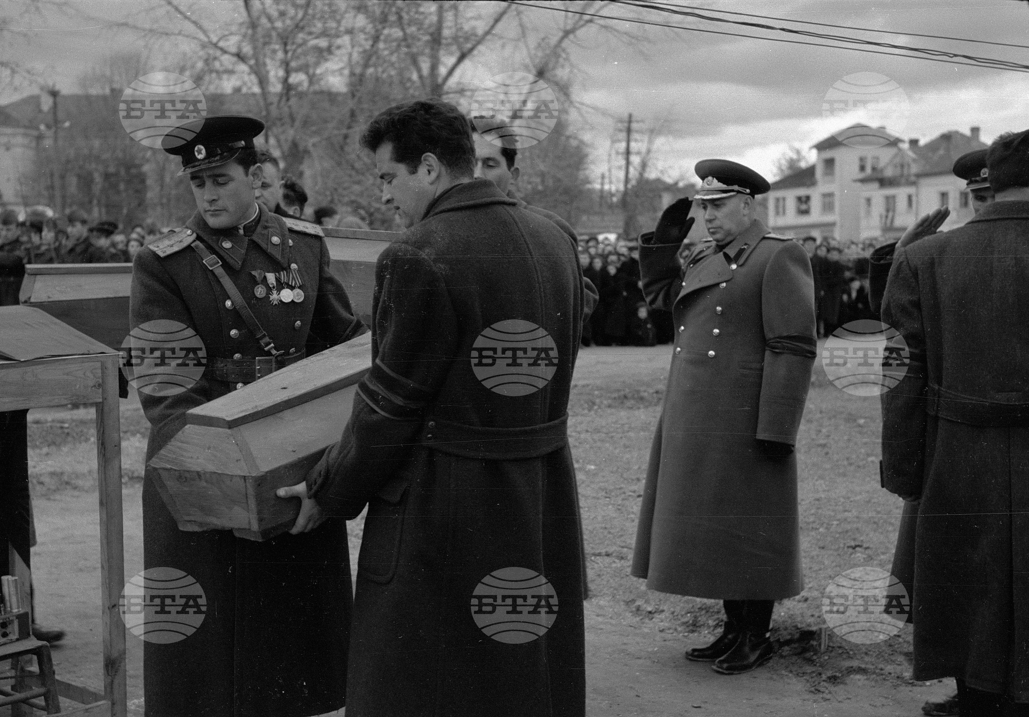 Заслужена почит към делото и паметта на загинали съветски бойци и български партизани - с. Брегово
