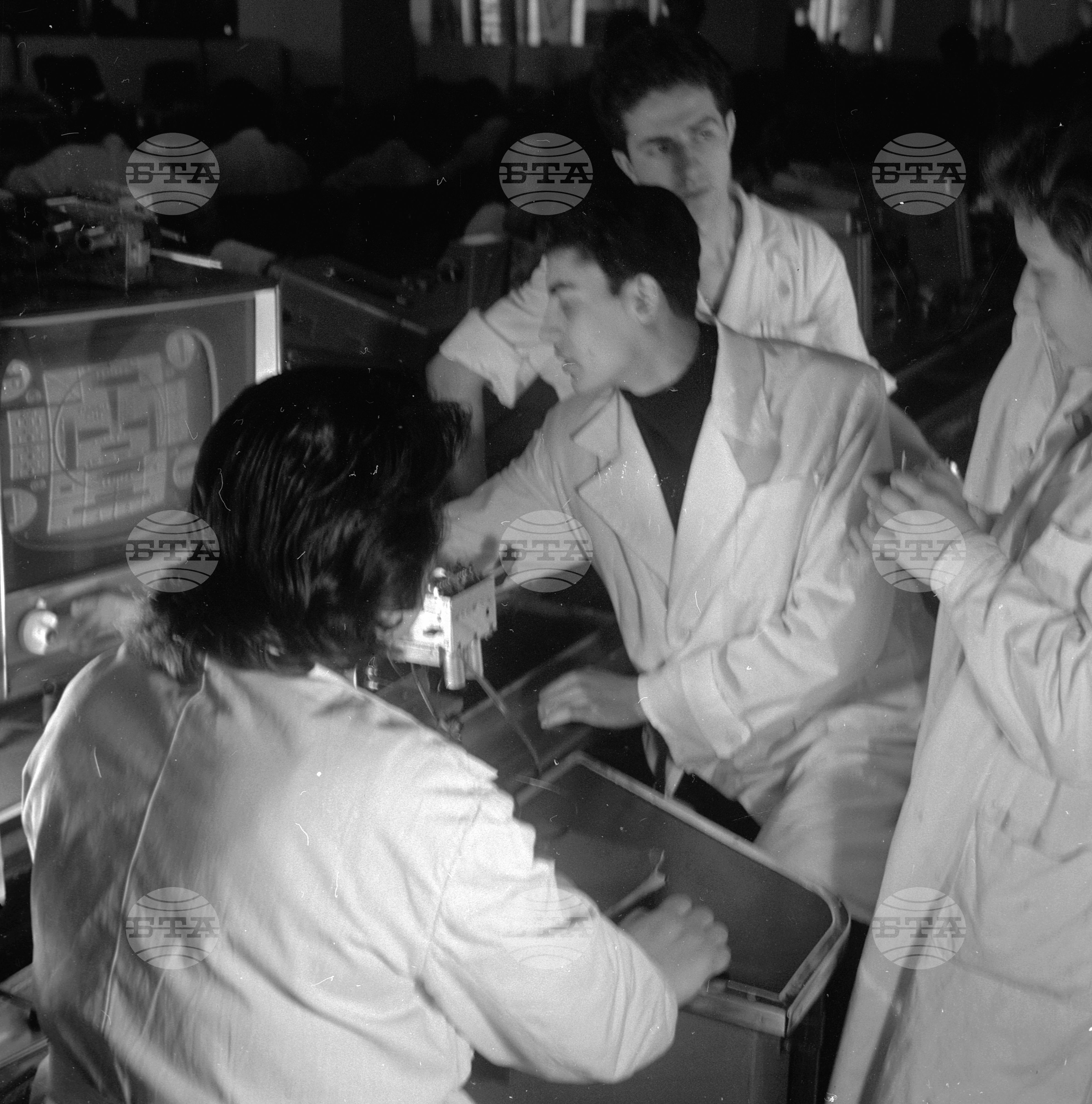 Новости в Слаботоковия завод - декември 1962 година