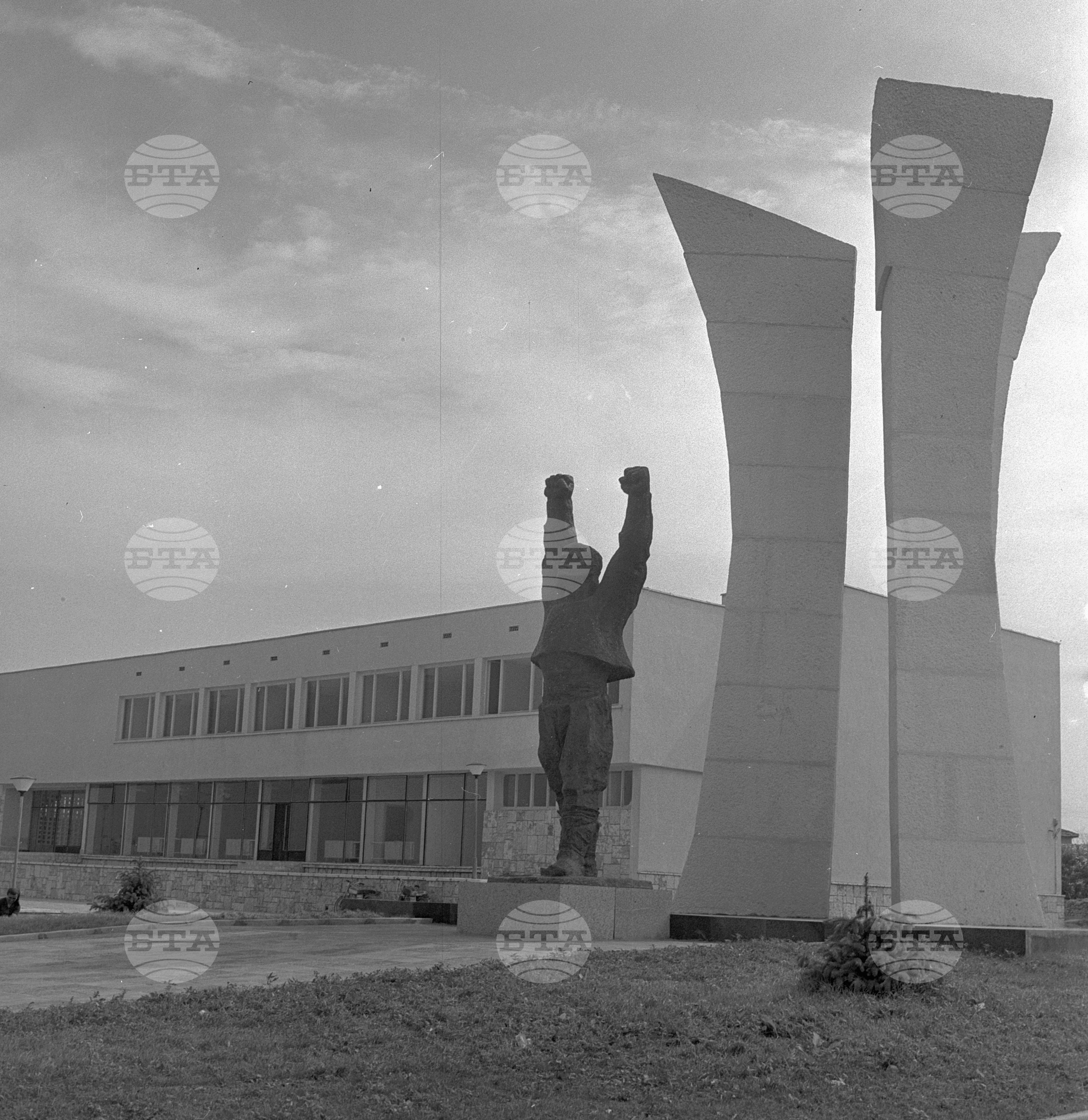 Паметник по случай 70-годишнината от Селското въстание в Дуранкулак и Шабла