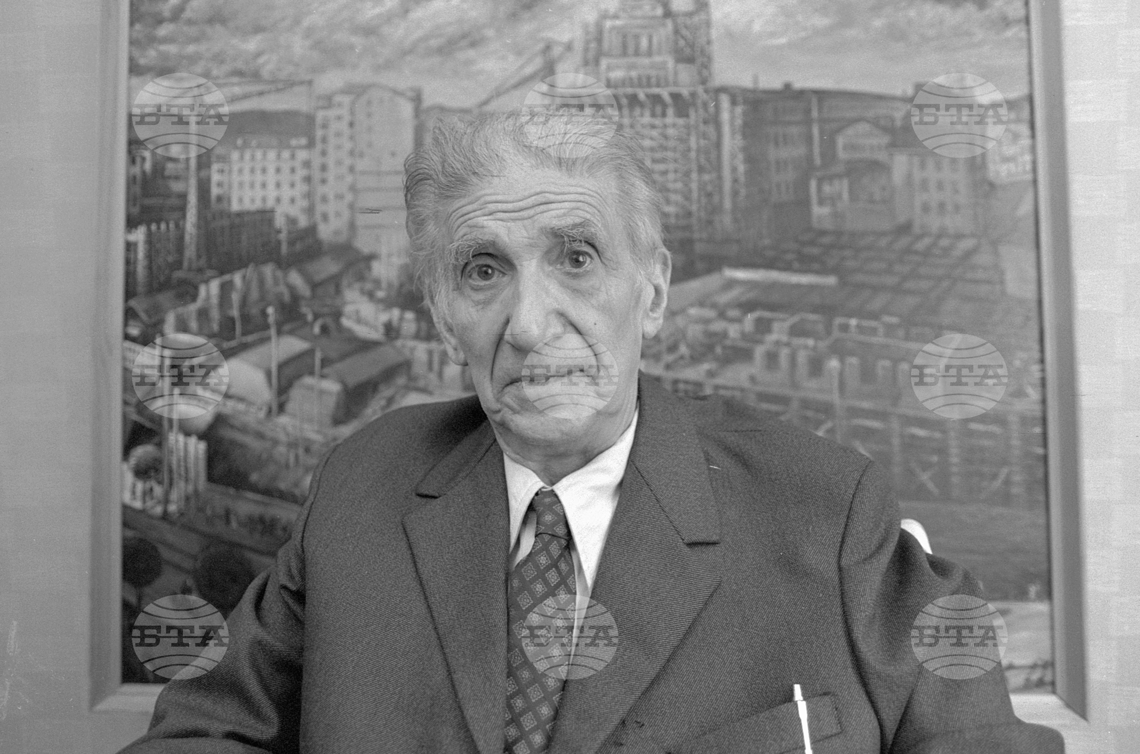 Народният художник Цанко Лавренов