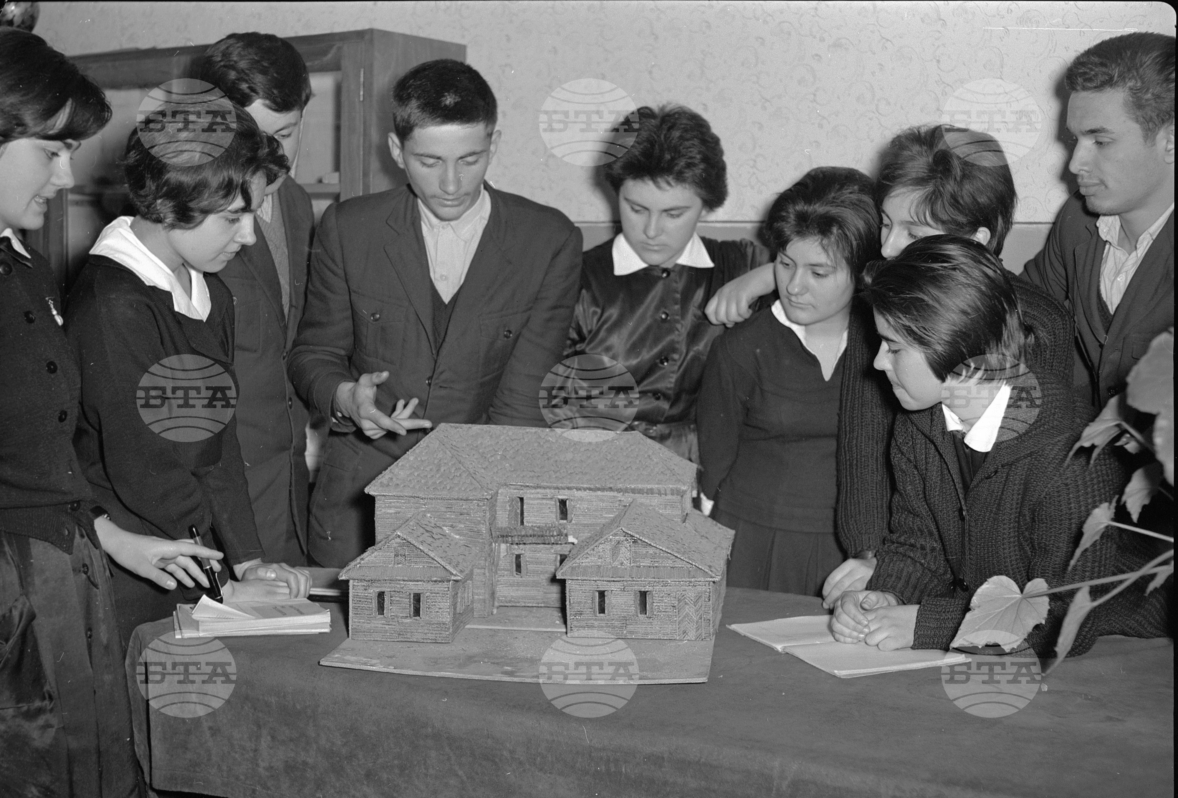 Ленински дни в средното политехническо училище №35 - с преподаване на руски език - София