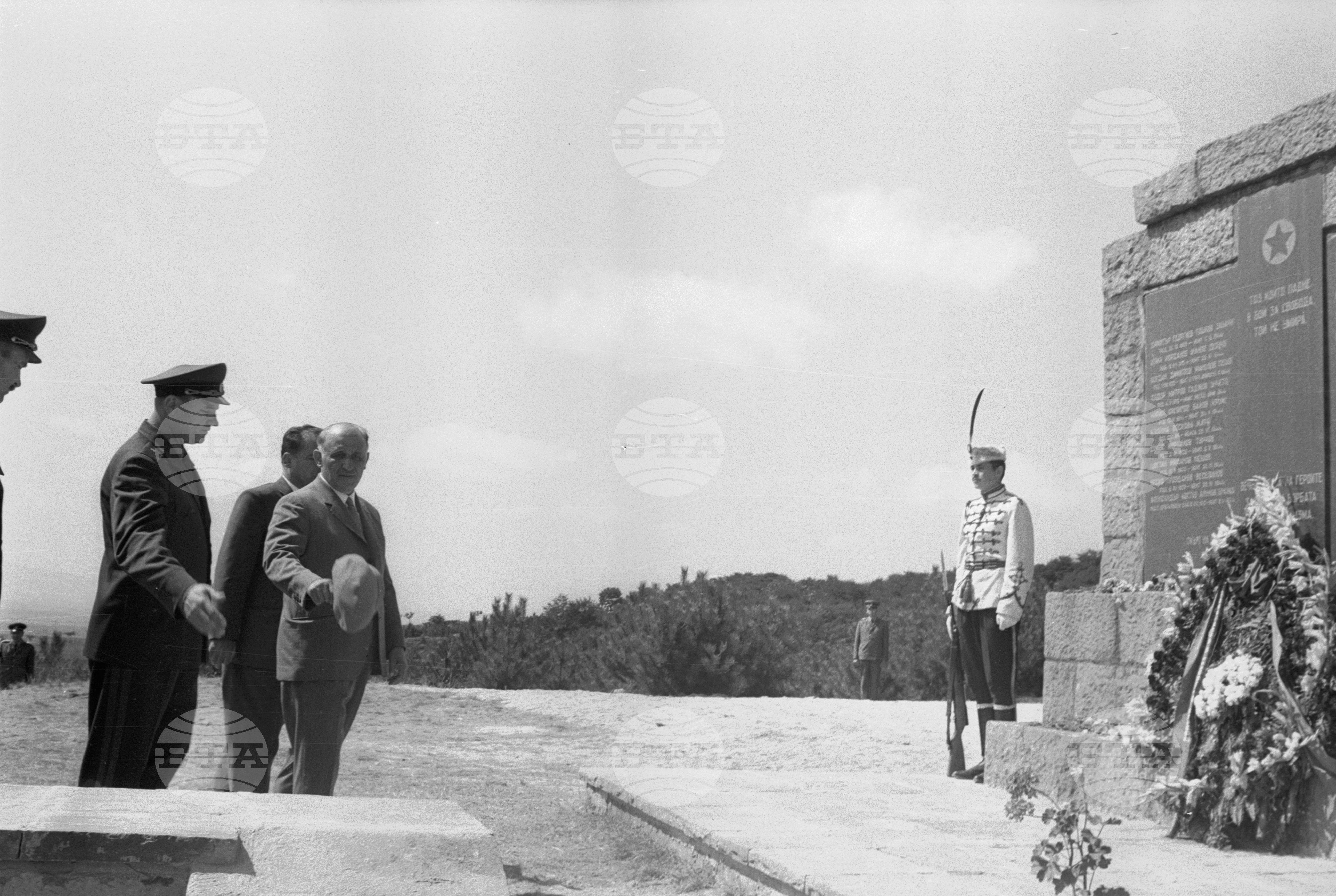 Откриване на паметник на загиналите партизани от село Локорско