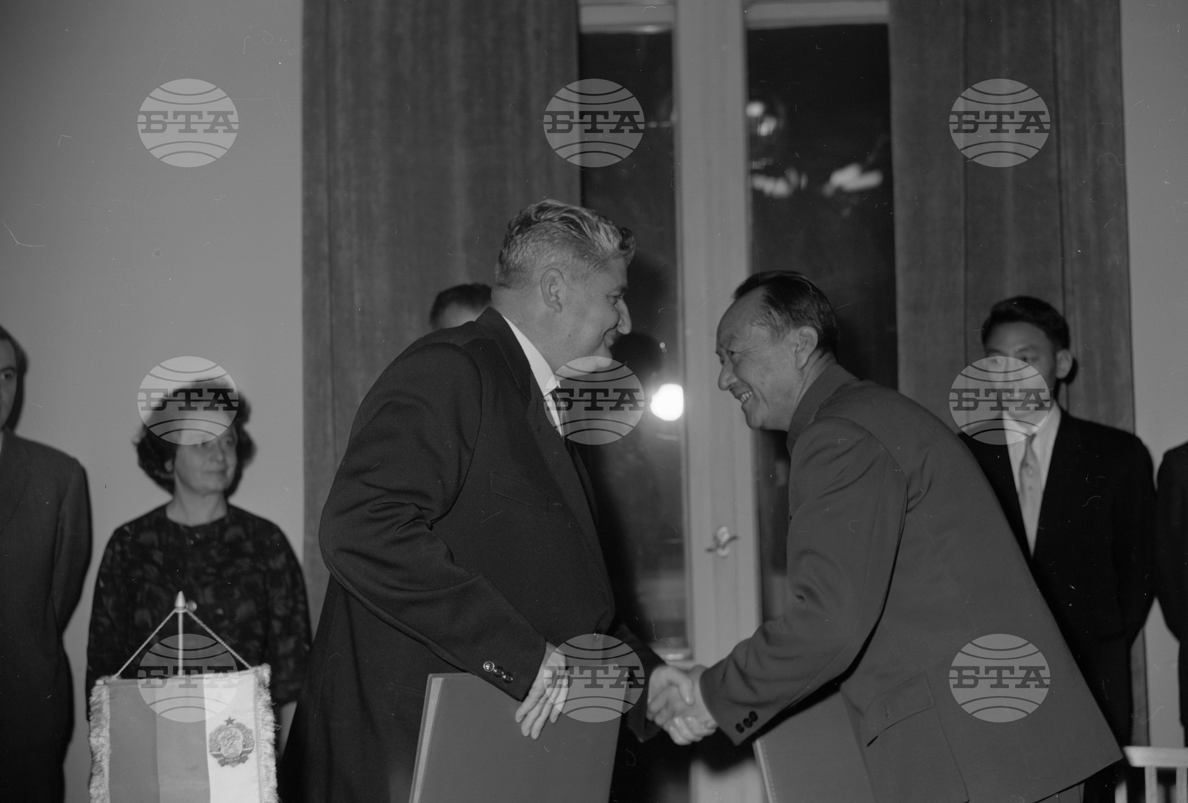 Подписване на протокол за научно-техническо сътрудничество между КНР (Китайска народна република) и НРБ (Народна република България)
