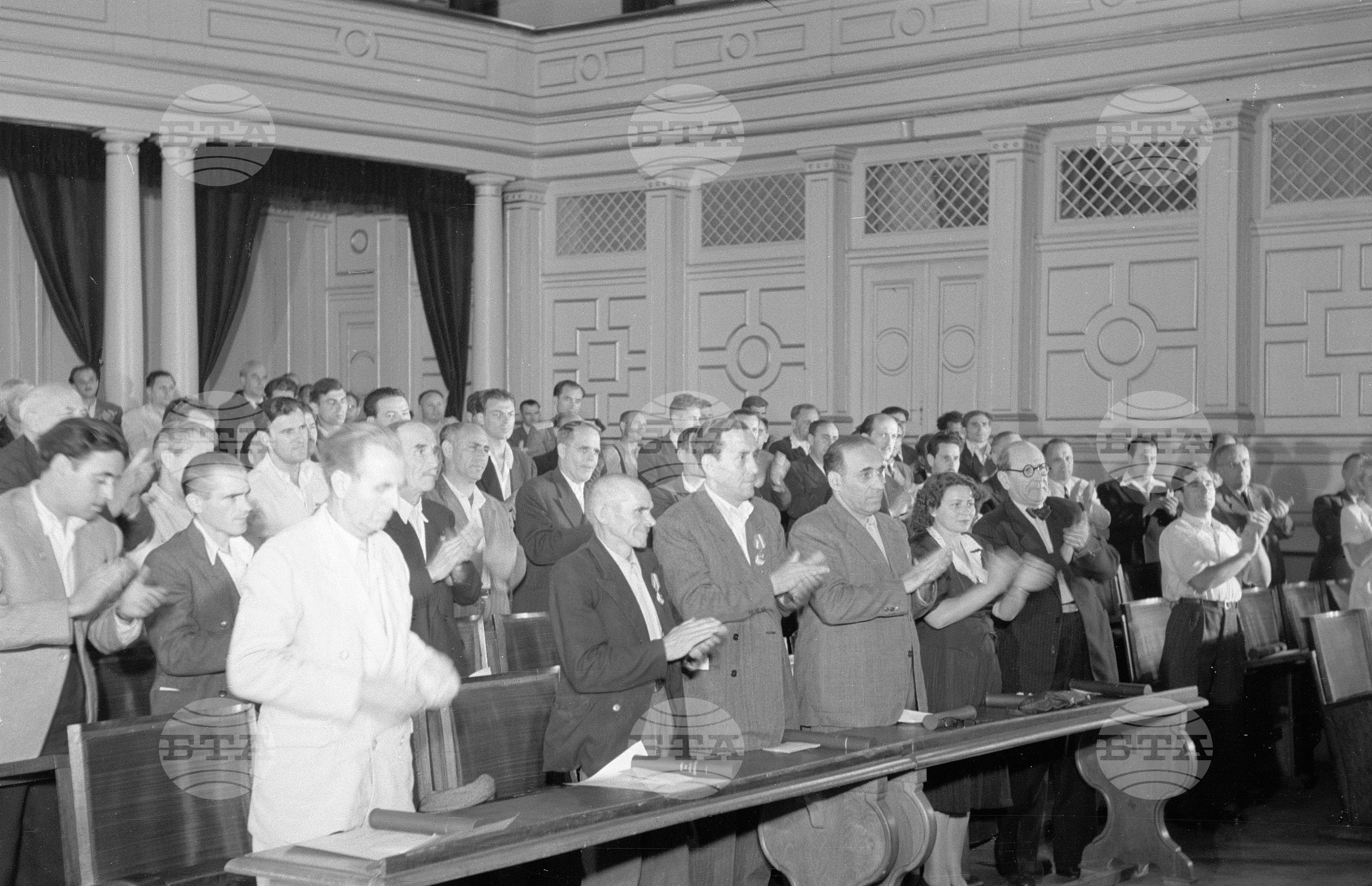 Връчване на Димитровски награди на лауреатите за 1951 година