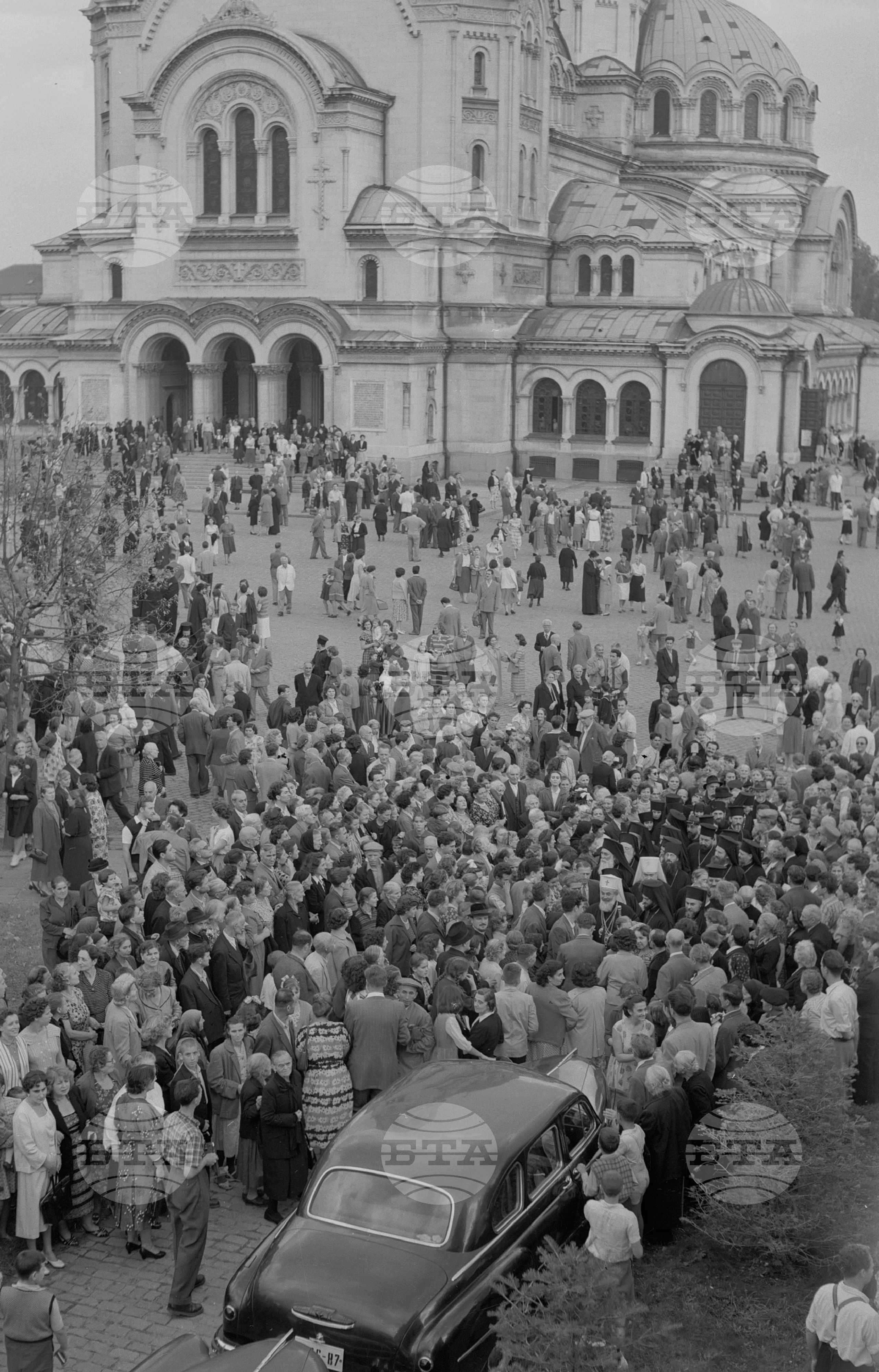 Всерусийският патриарх Алексей на богослужение в храм-паметника "Александър Невски" в София