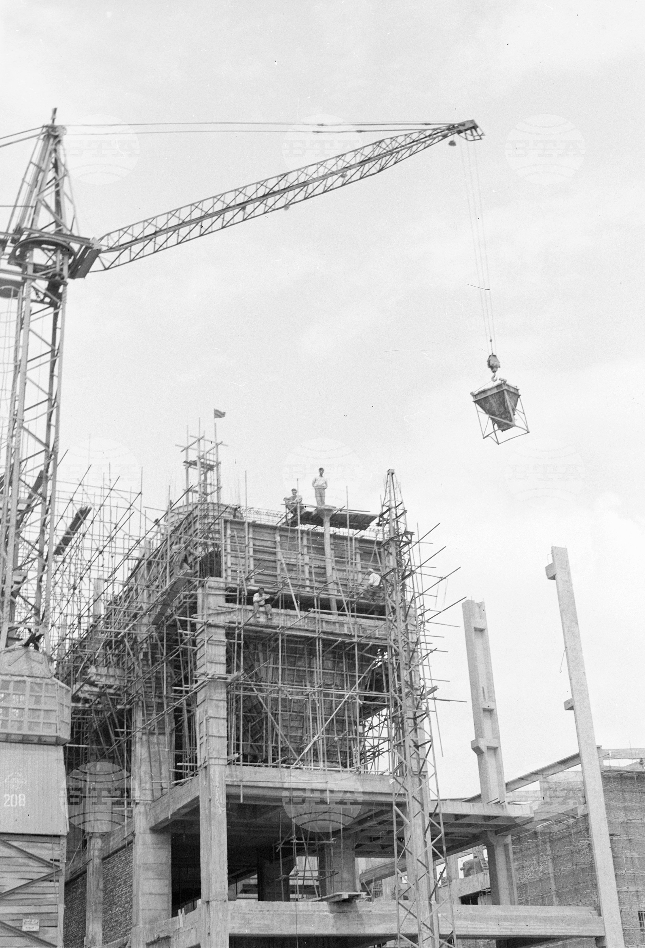На строежа на Хартиено-целулозния комбинат край Оряхово част 3