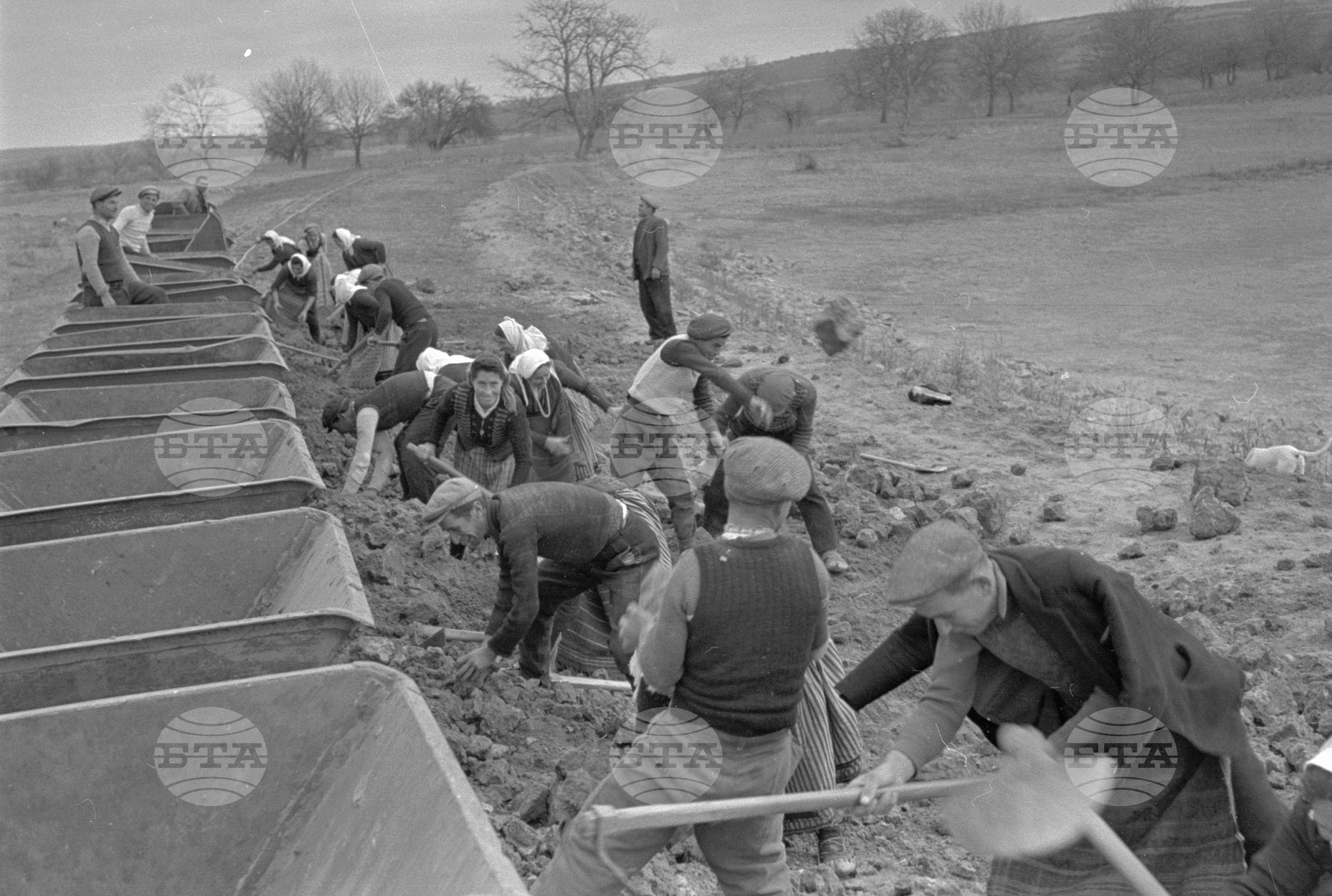 Строеж на микроязовир - 1953 година