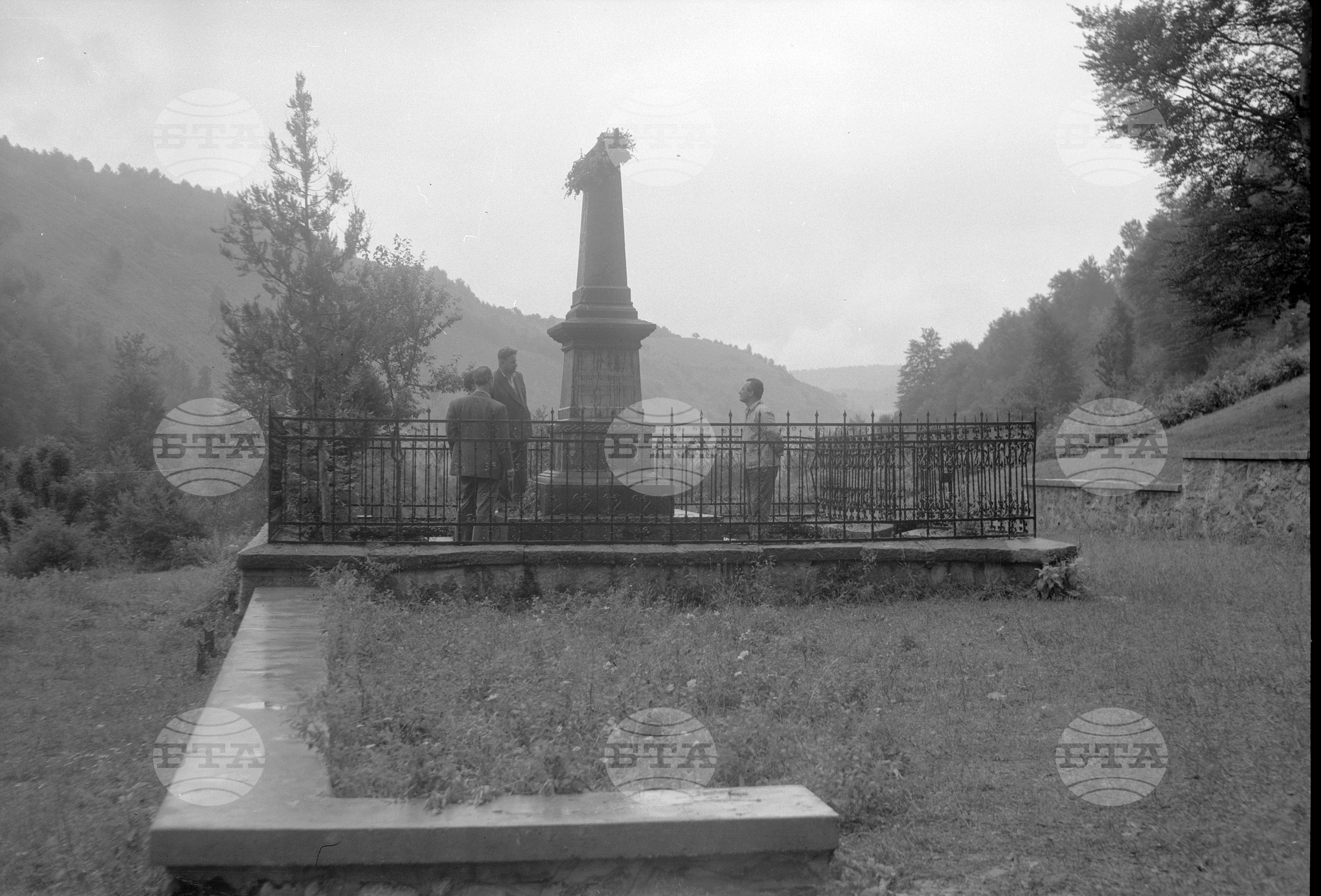паметника на Георги Бенковски в с.Рибарица