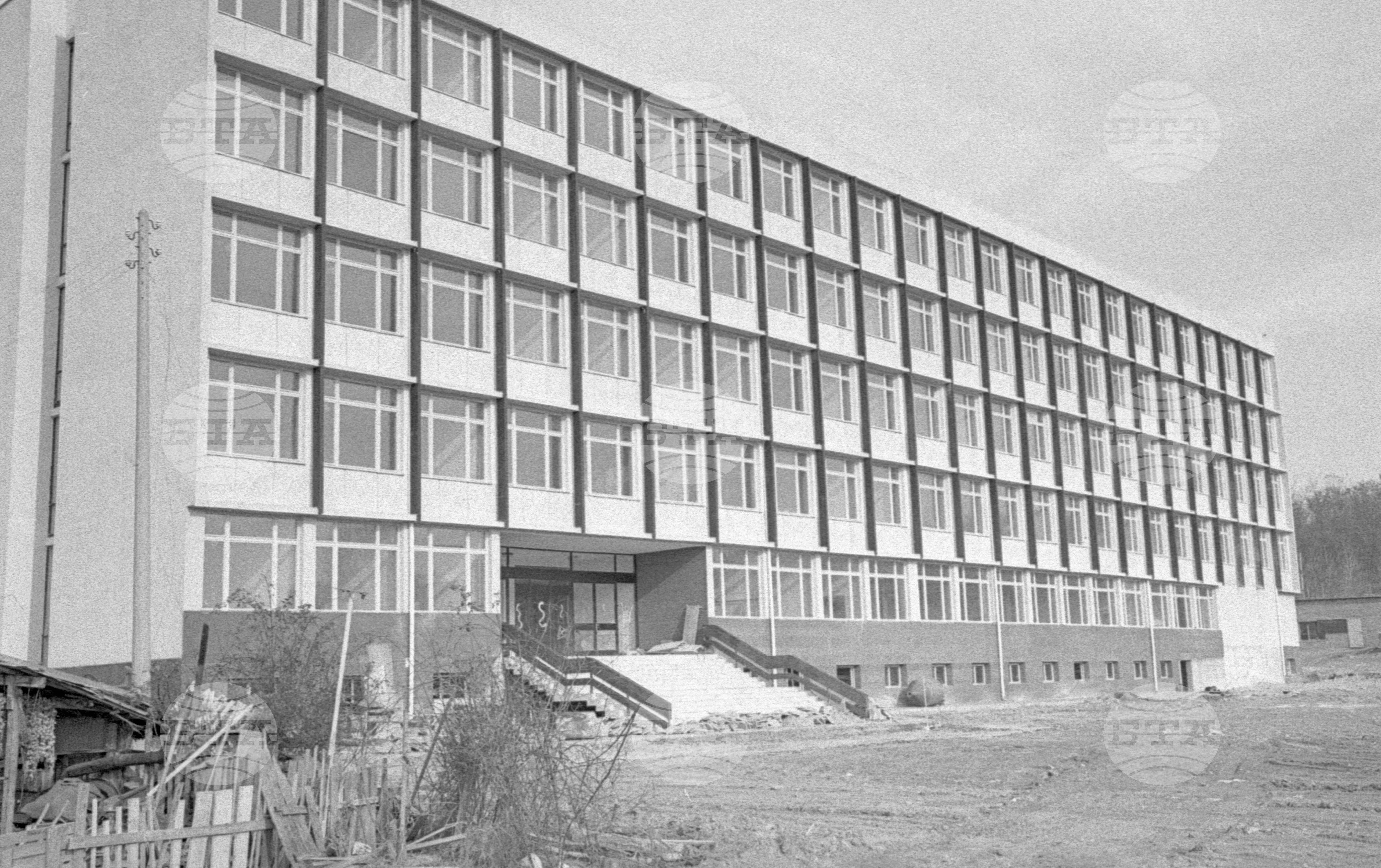 Нови училищни сгради във Варна - 1972 година
