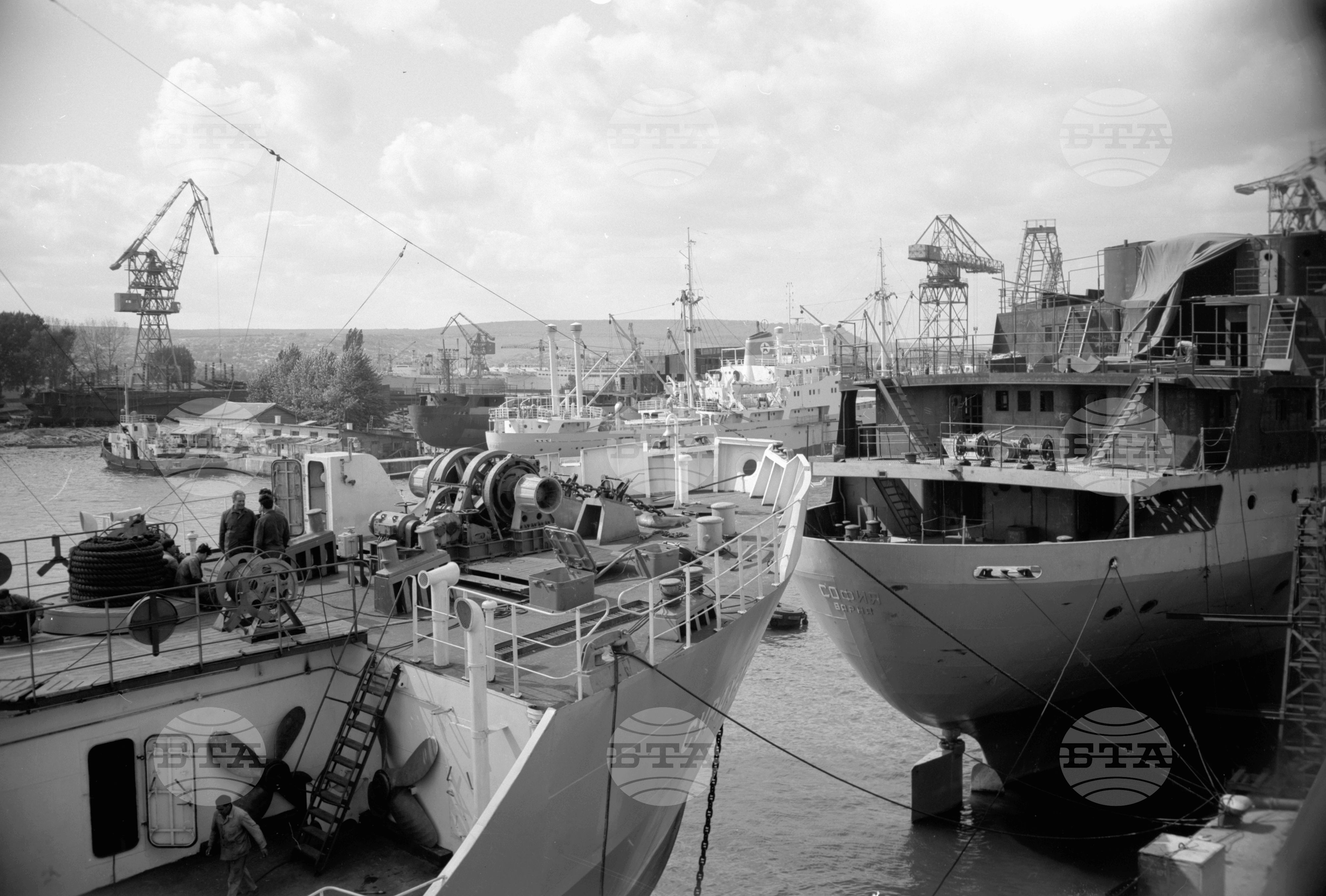 Корабостроителен и кораборемонтен завод във Варна 1962 година