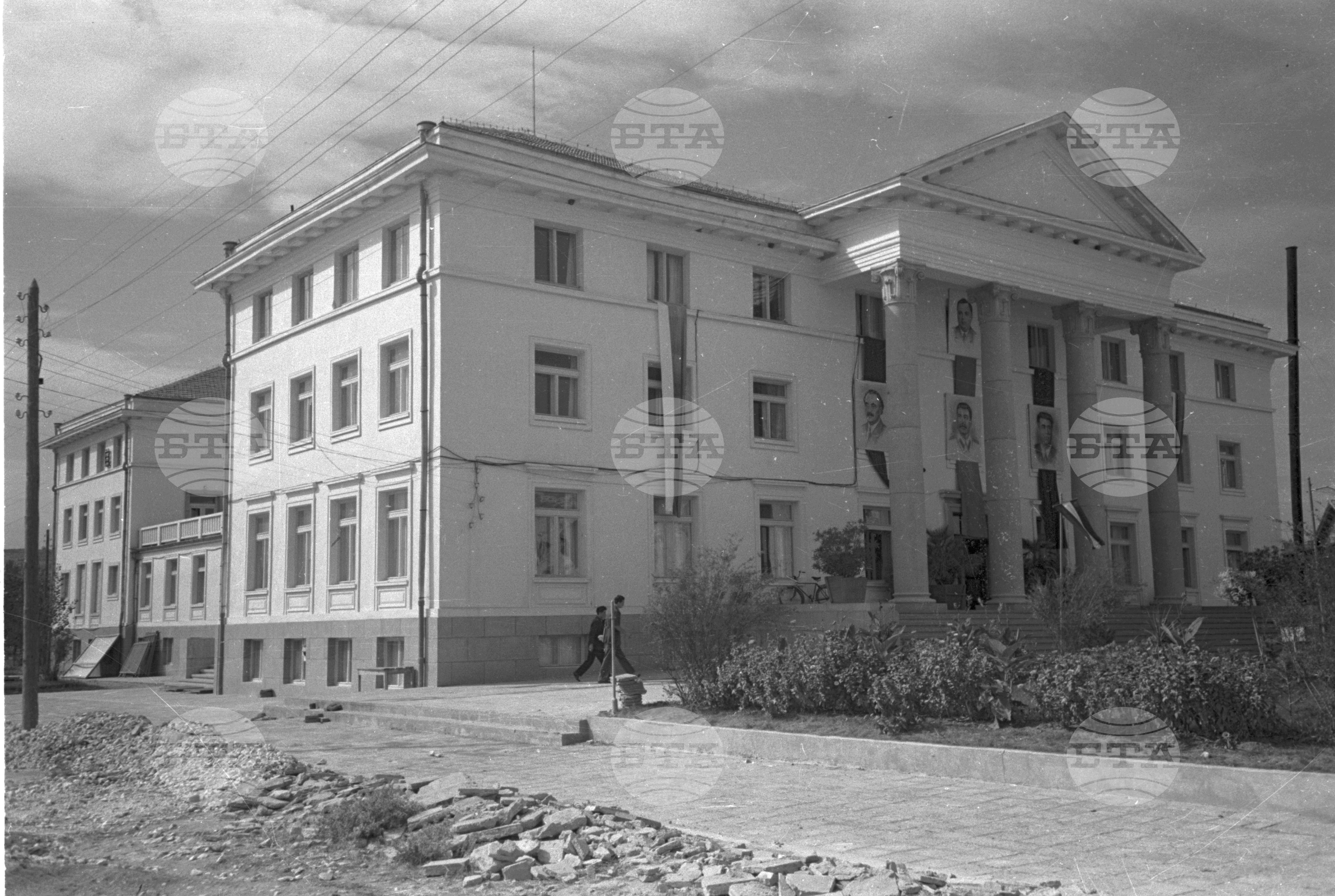 Новопостроеният Дом на културата в град Кърджали - 1953 година