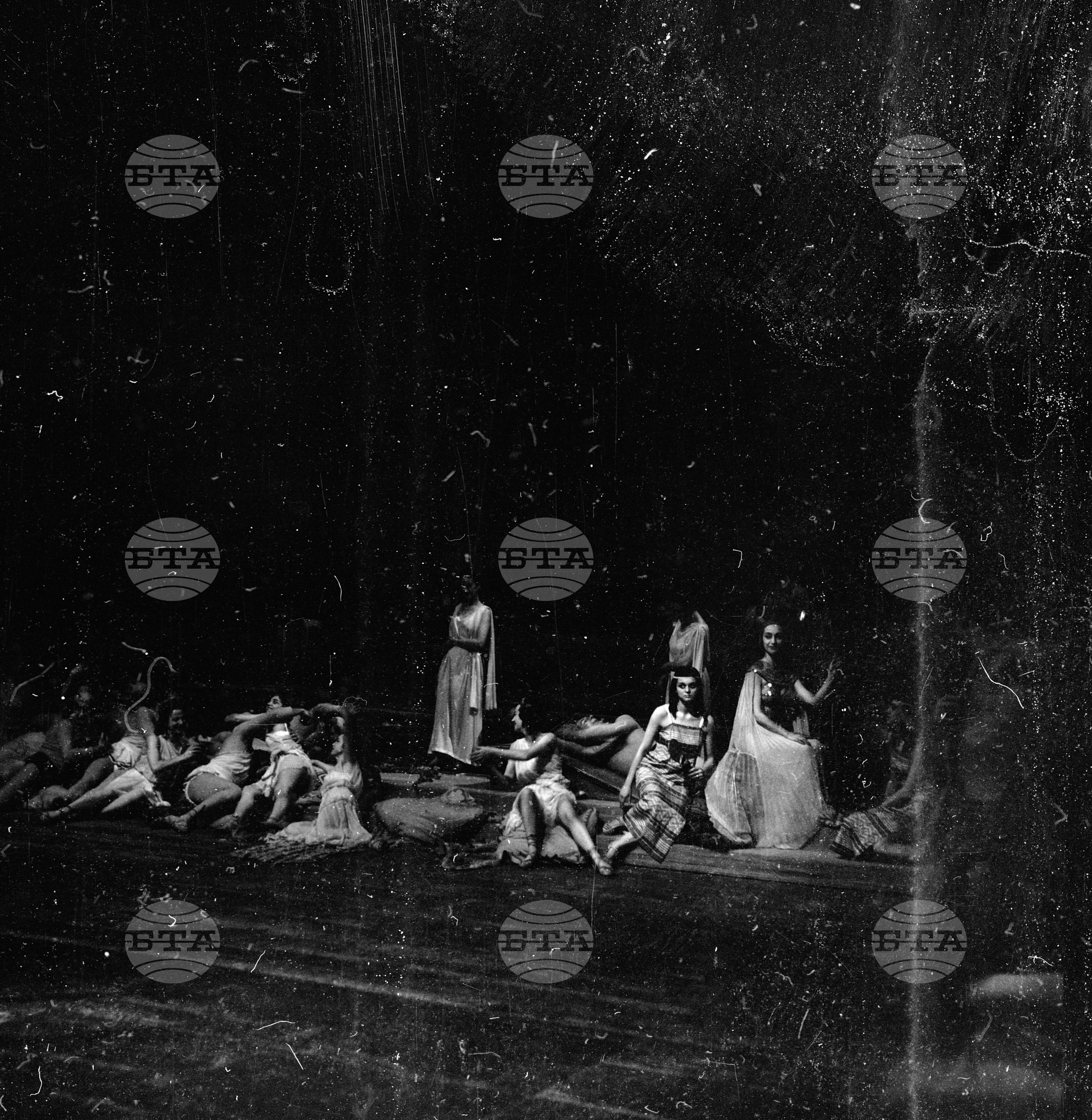Спектакли с участието на състезатели, допуснати до III етап на Втория международен конкурс за млади оперни певци