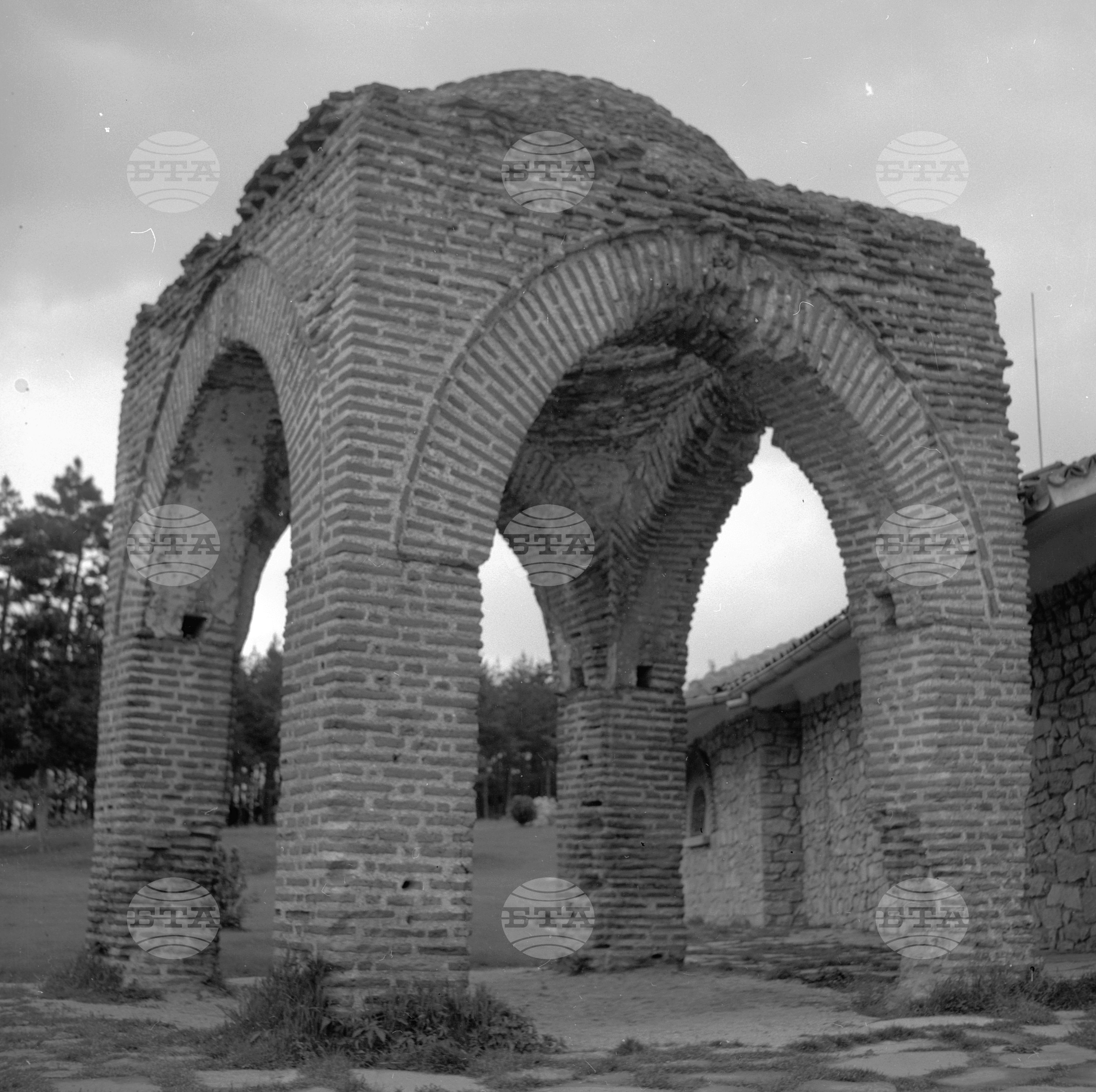 Град Казанлък в снимки - тракийската гробница