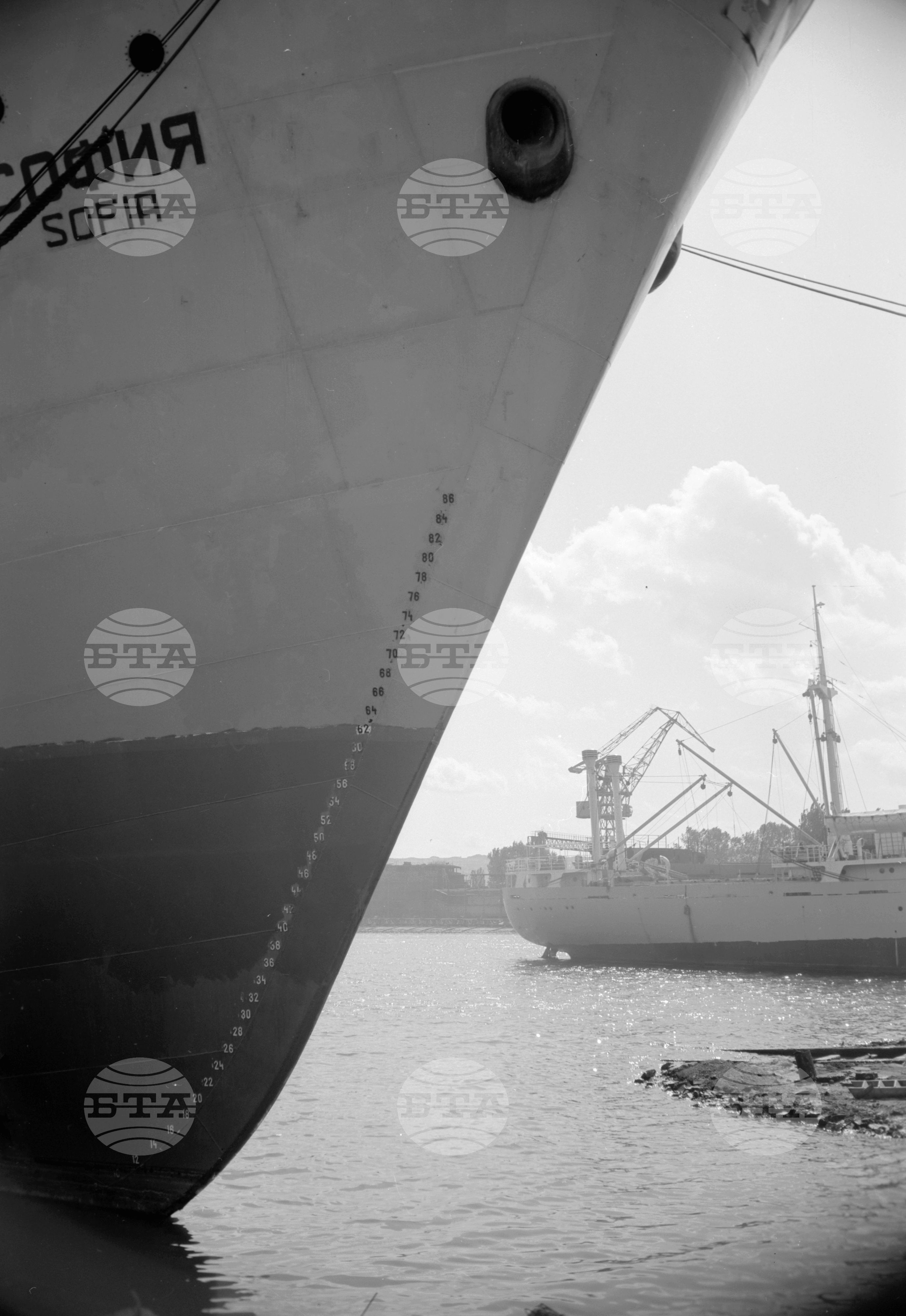 Корабостроителен и кораборемонтен завод във Варна 1962 година