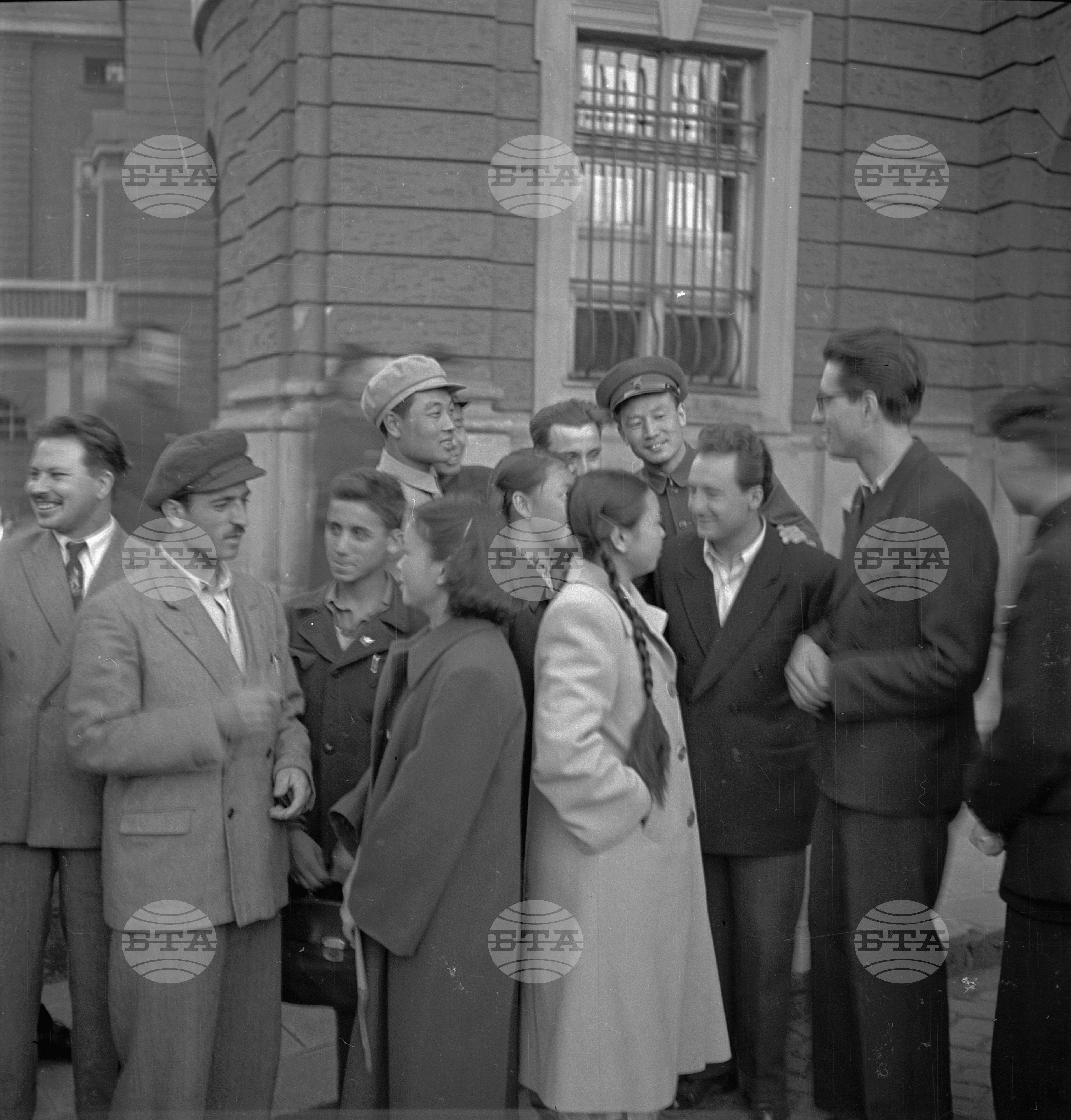 Младежката бригада "Mоско Дончев" от Локомотивно-вагонния завод "Георги Димитров"