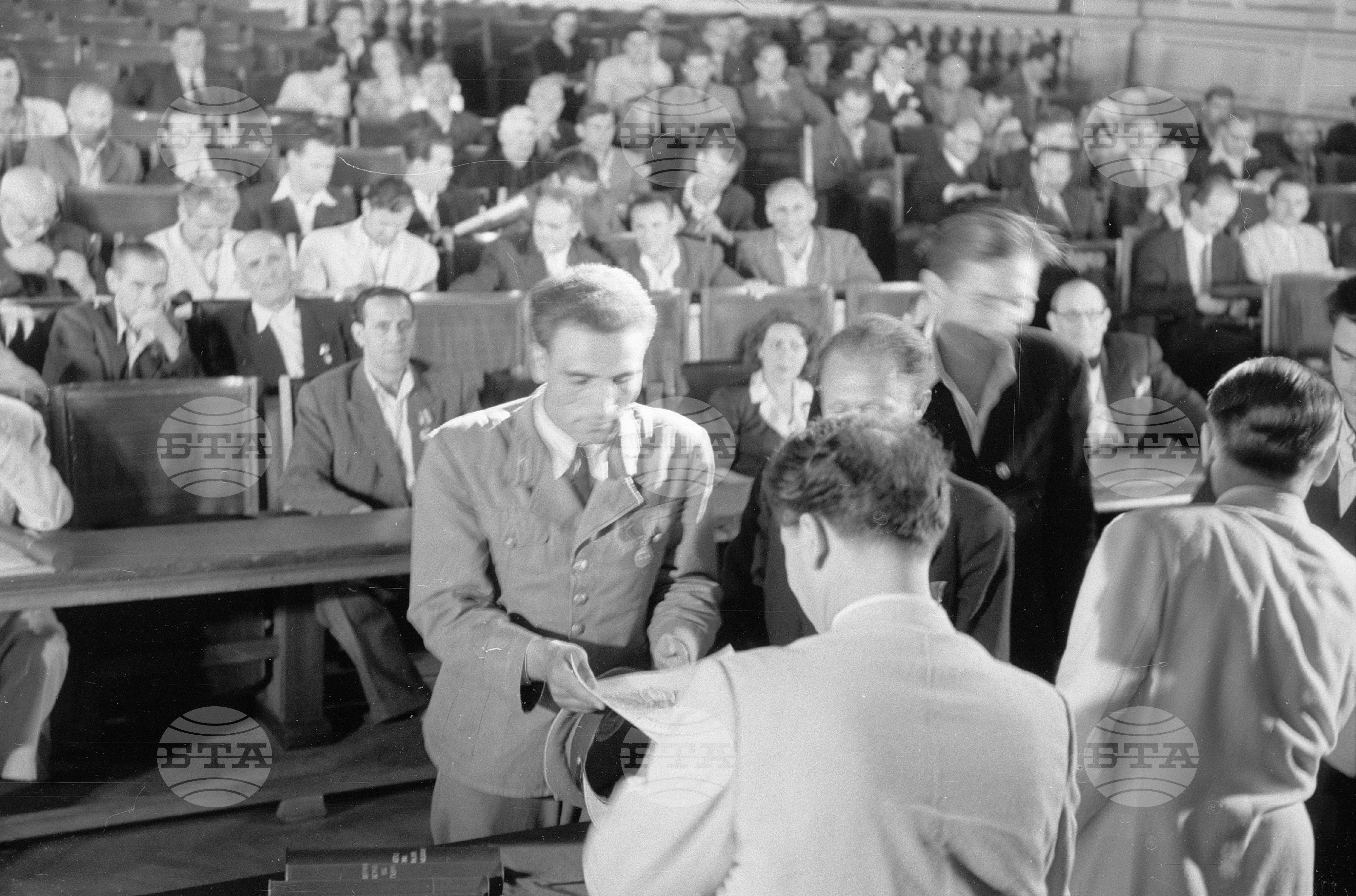Връчване на Димитровски награди на лауреатите за 1951 година