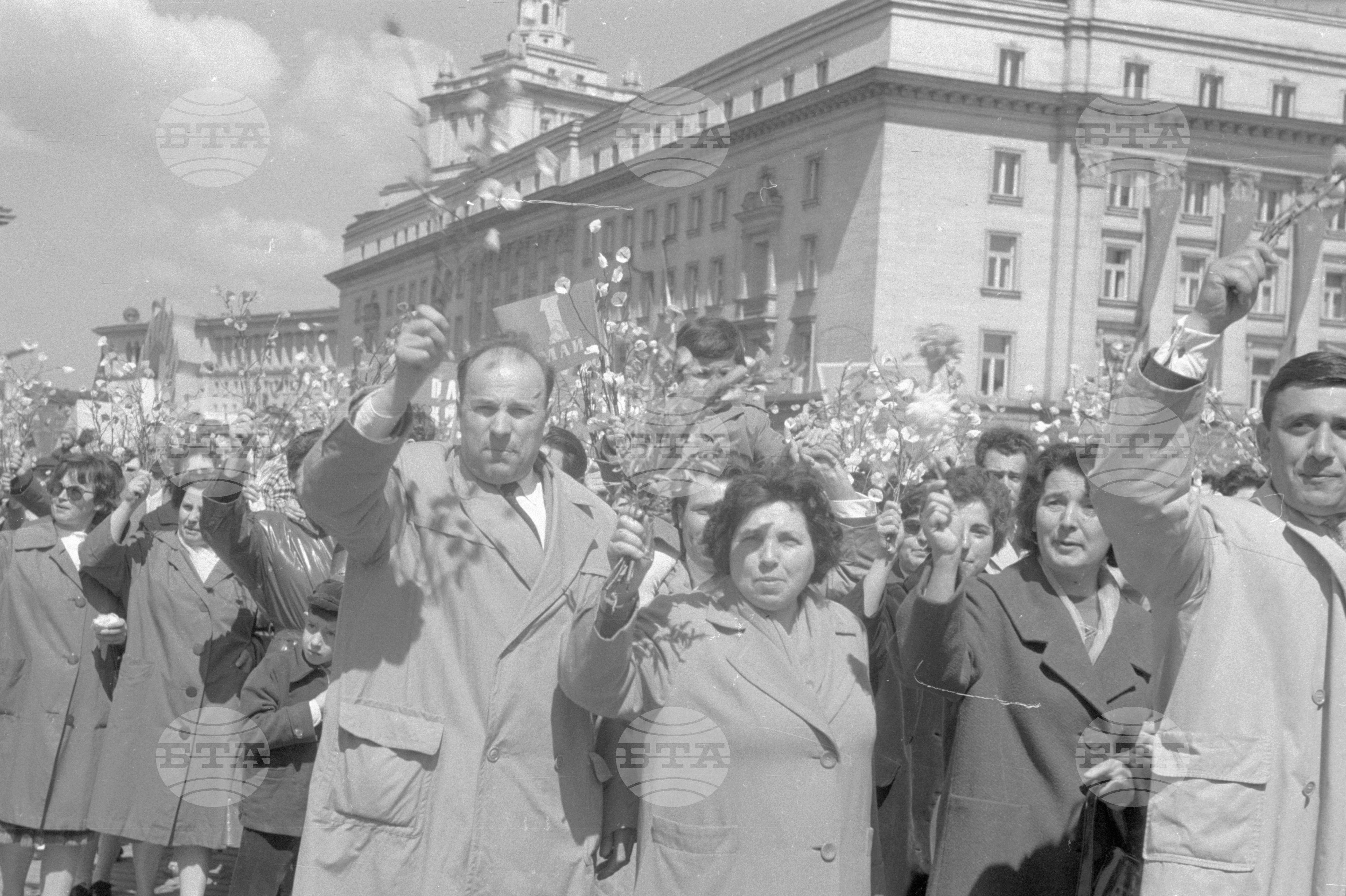 Първомайска манифестация в столицата 1962г. част 4