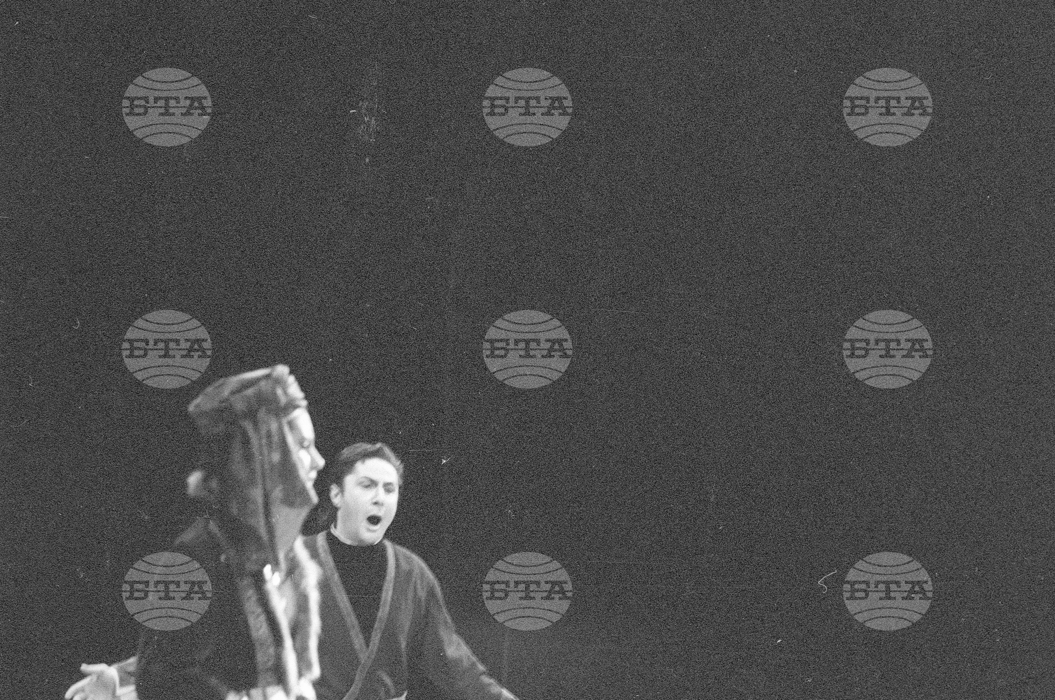 Николай Гюзелев в "Зографът Захари" - Част 1