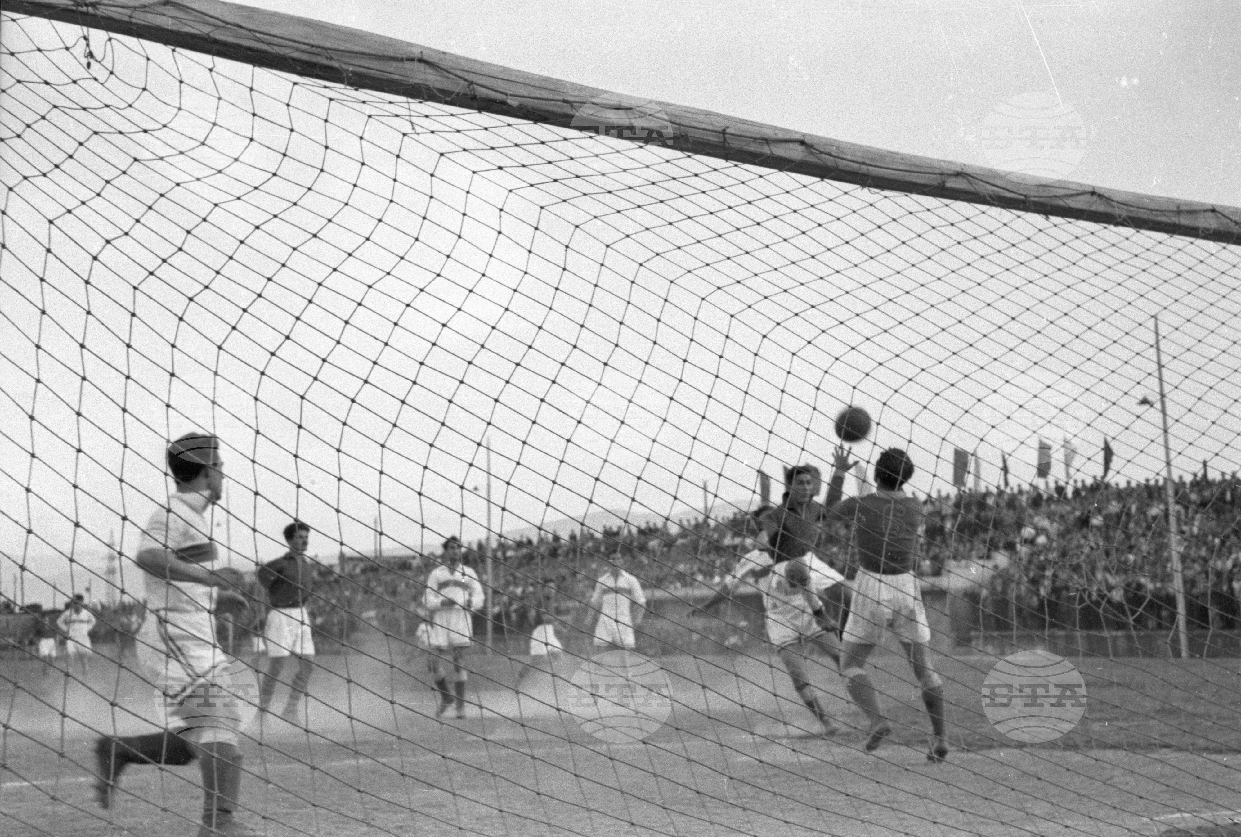 Футболен мач, 1951
