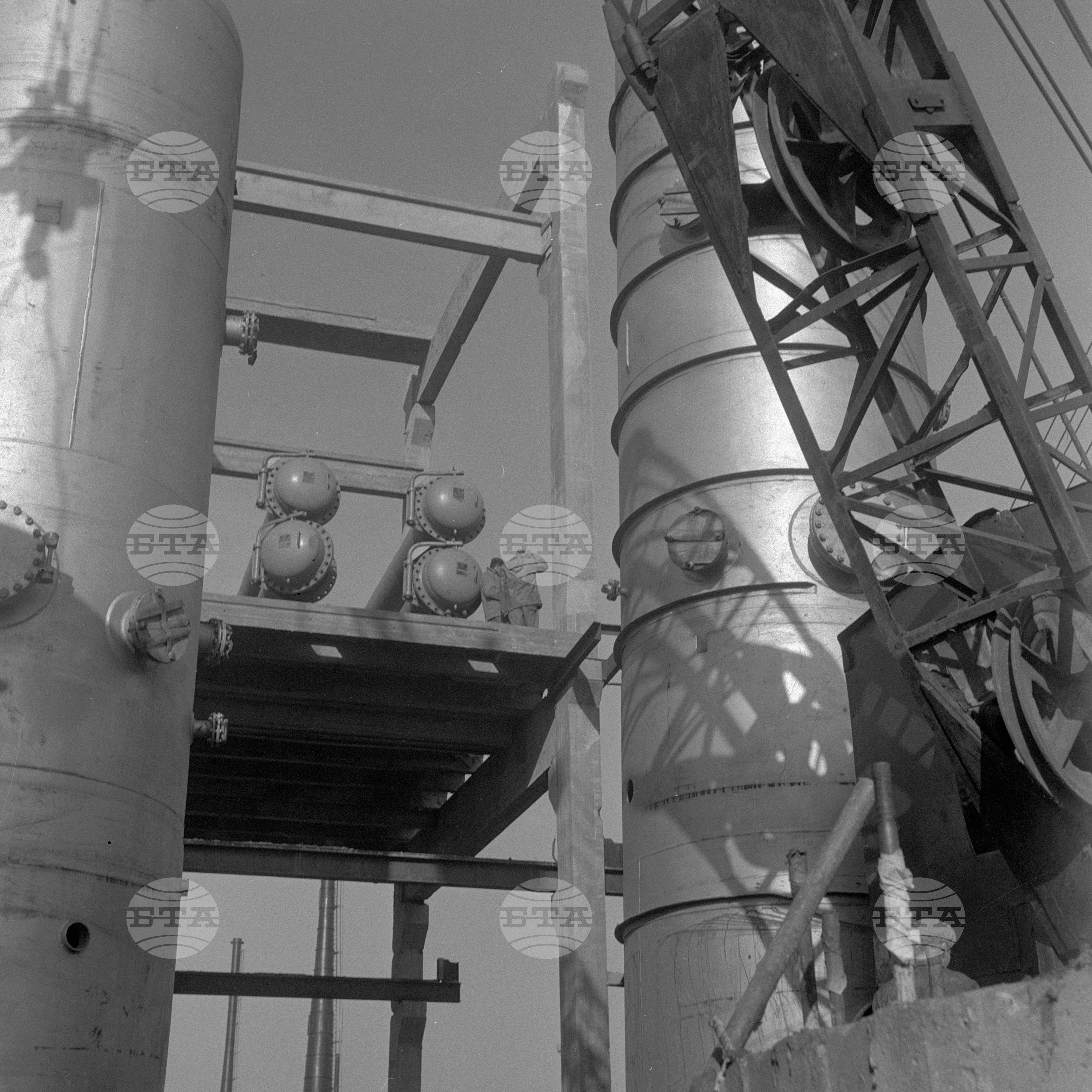 Нефтопреработвателен завод край Бургас