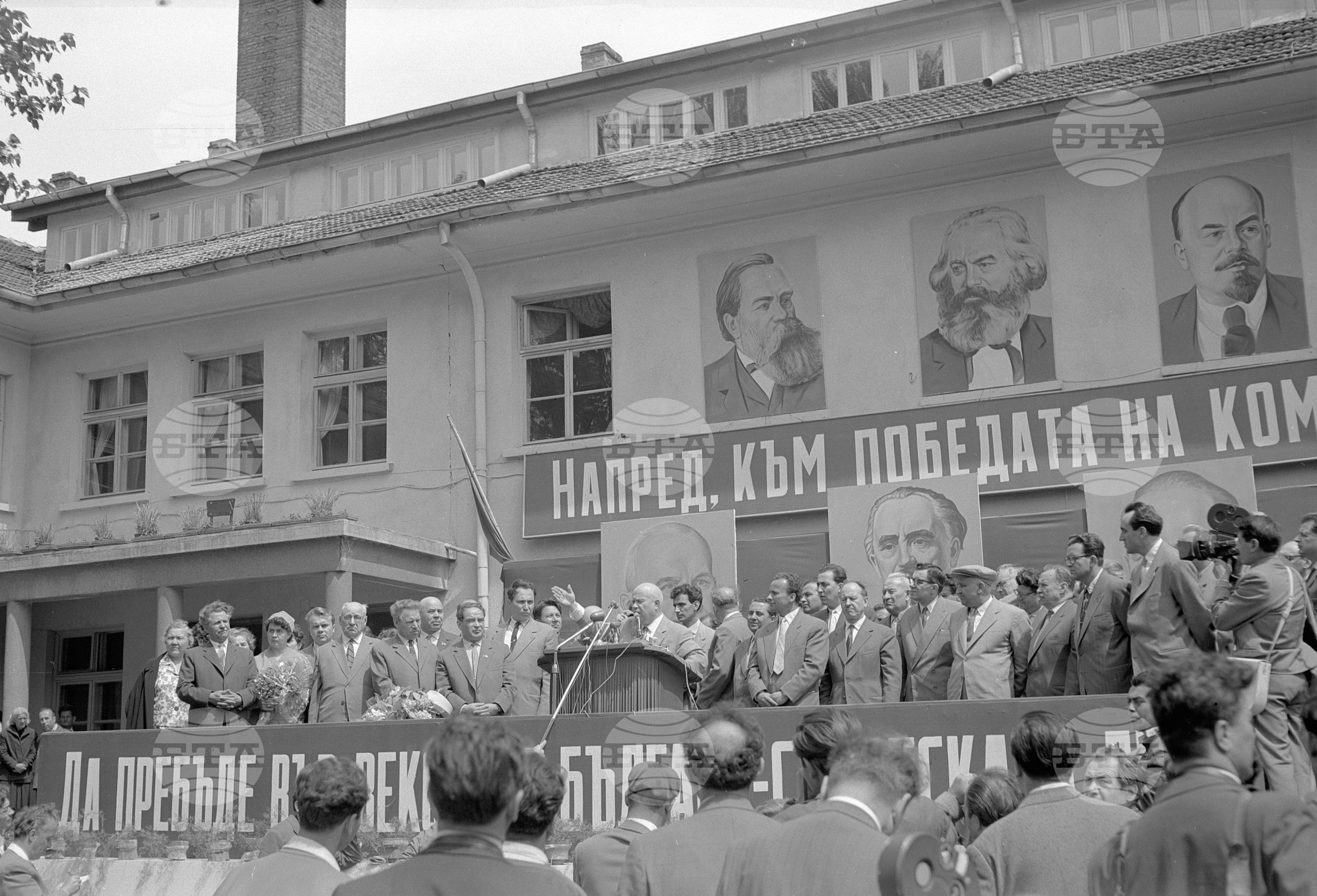 Посещение на Съветската партийно-правителствена делегация в корабостроителния и кораборемонтния завод "Георги Димитров" Варна част 2