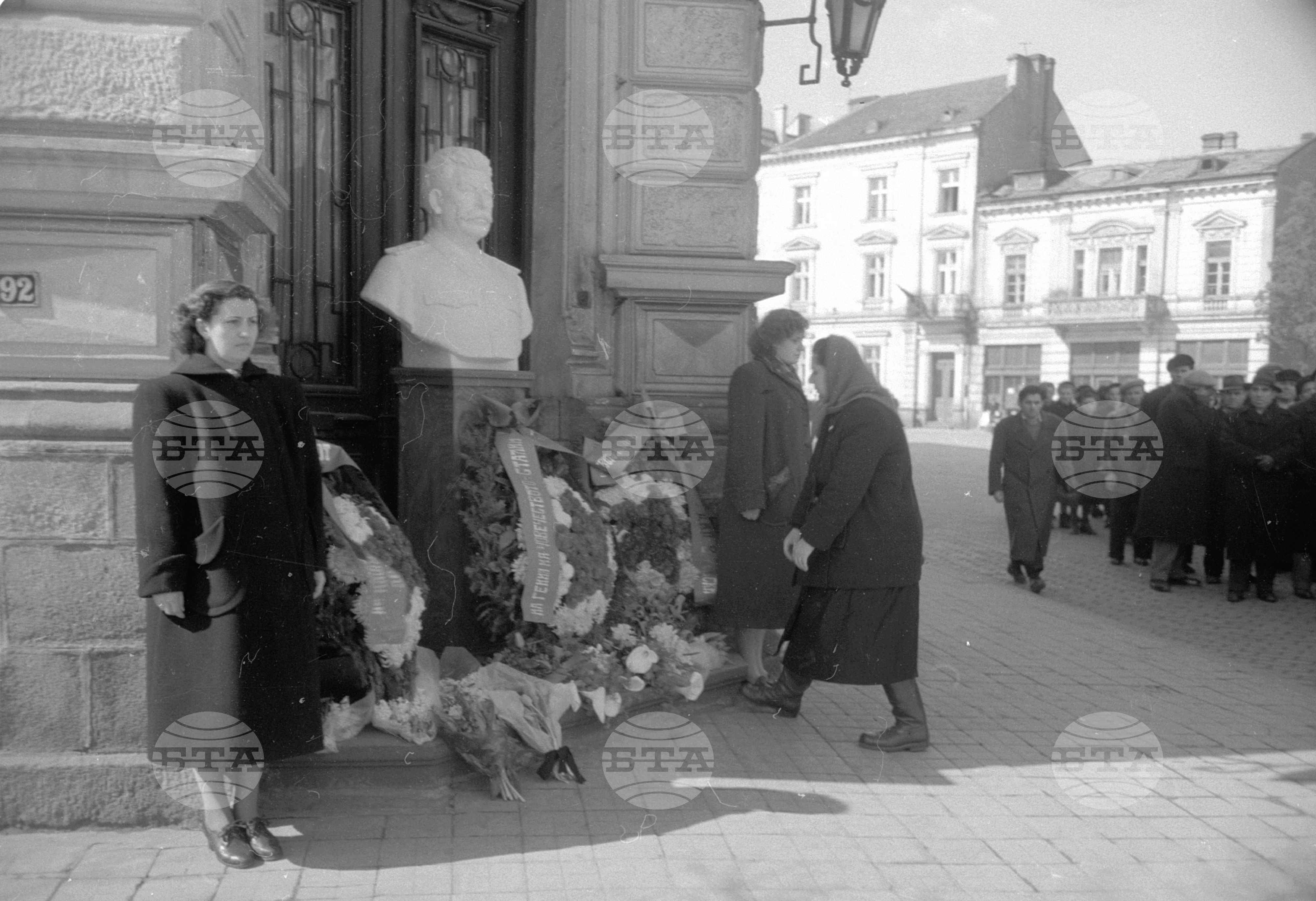 Траурни дни в София по случай смъртта на Йосиф Висарионович Сталин