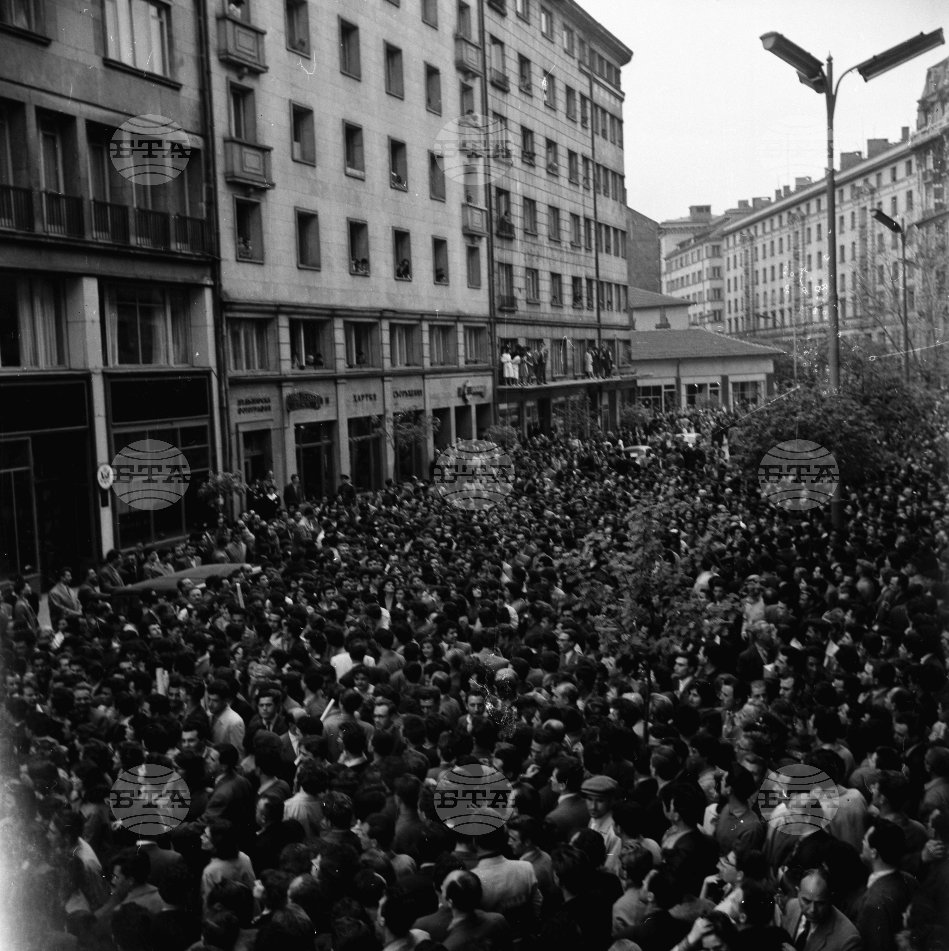 Студентите от висшите учебни заведения в София протестират против агресията в Куба