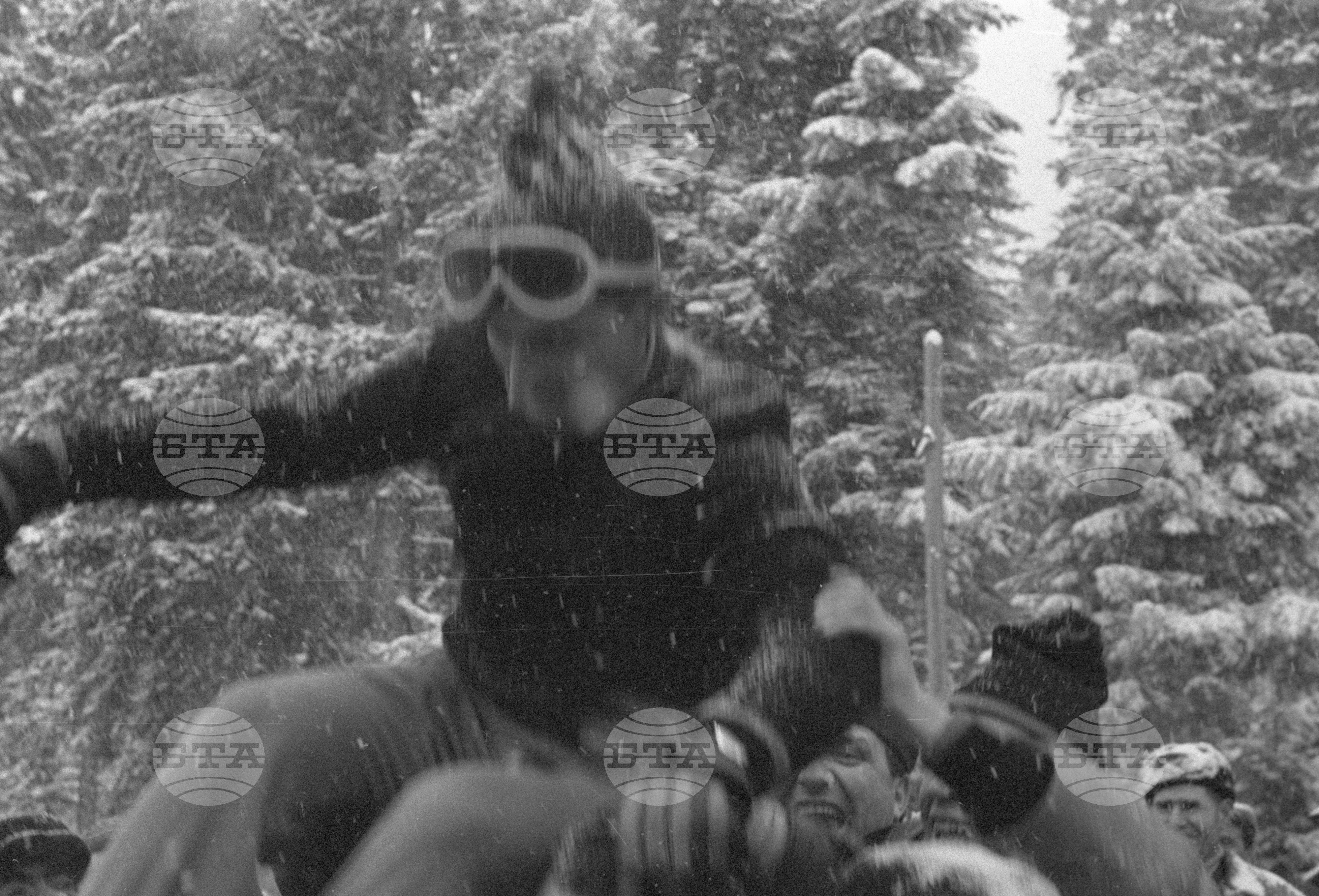 Десетите юбилейни ски състезания за купата на вестник "Отечествен фронт"