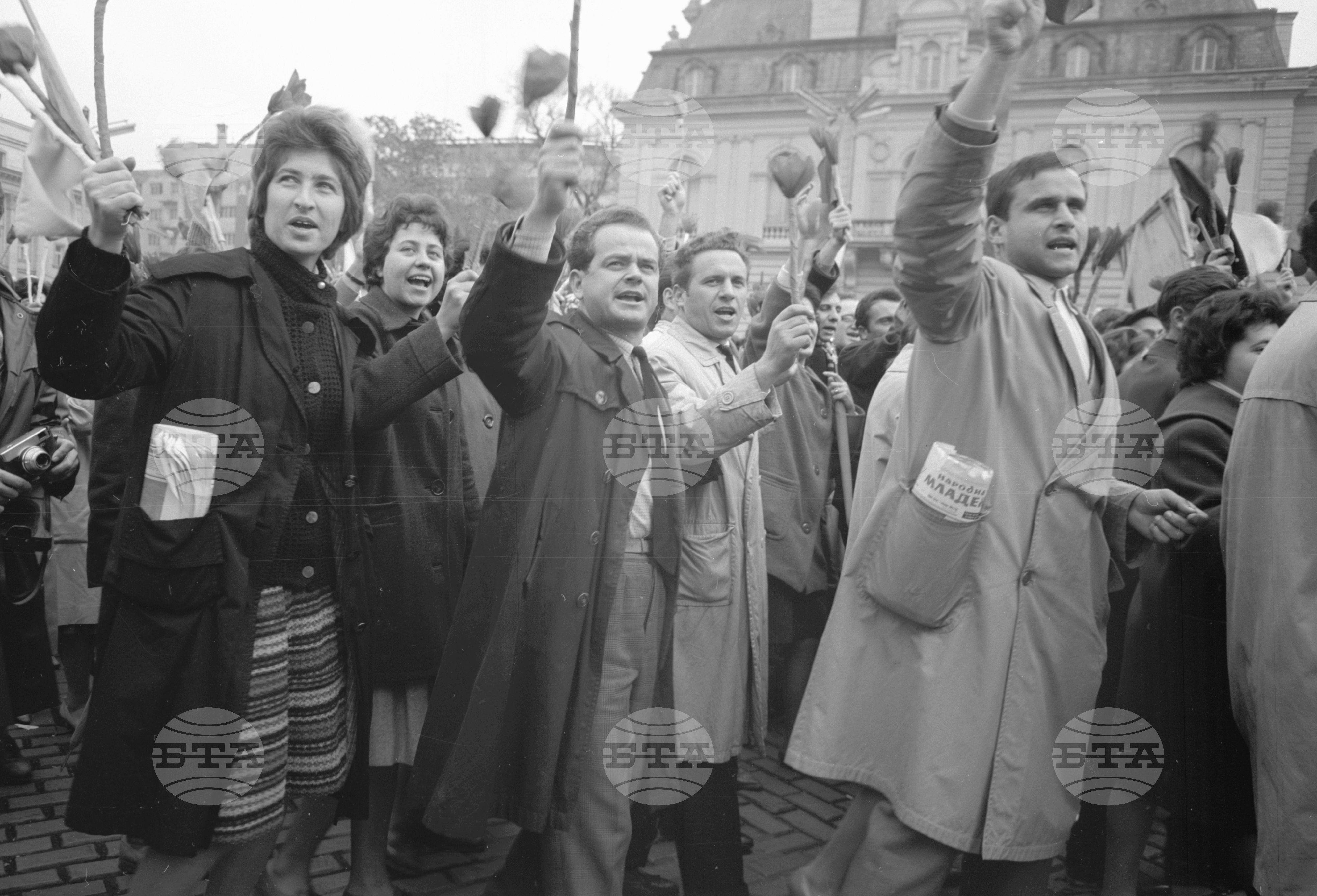 Възторжена манифестация на софийските трудещи се по случай 45-годишнината на Великата октомврийска социалистическа революция част 2