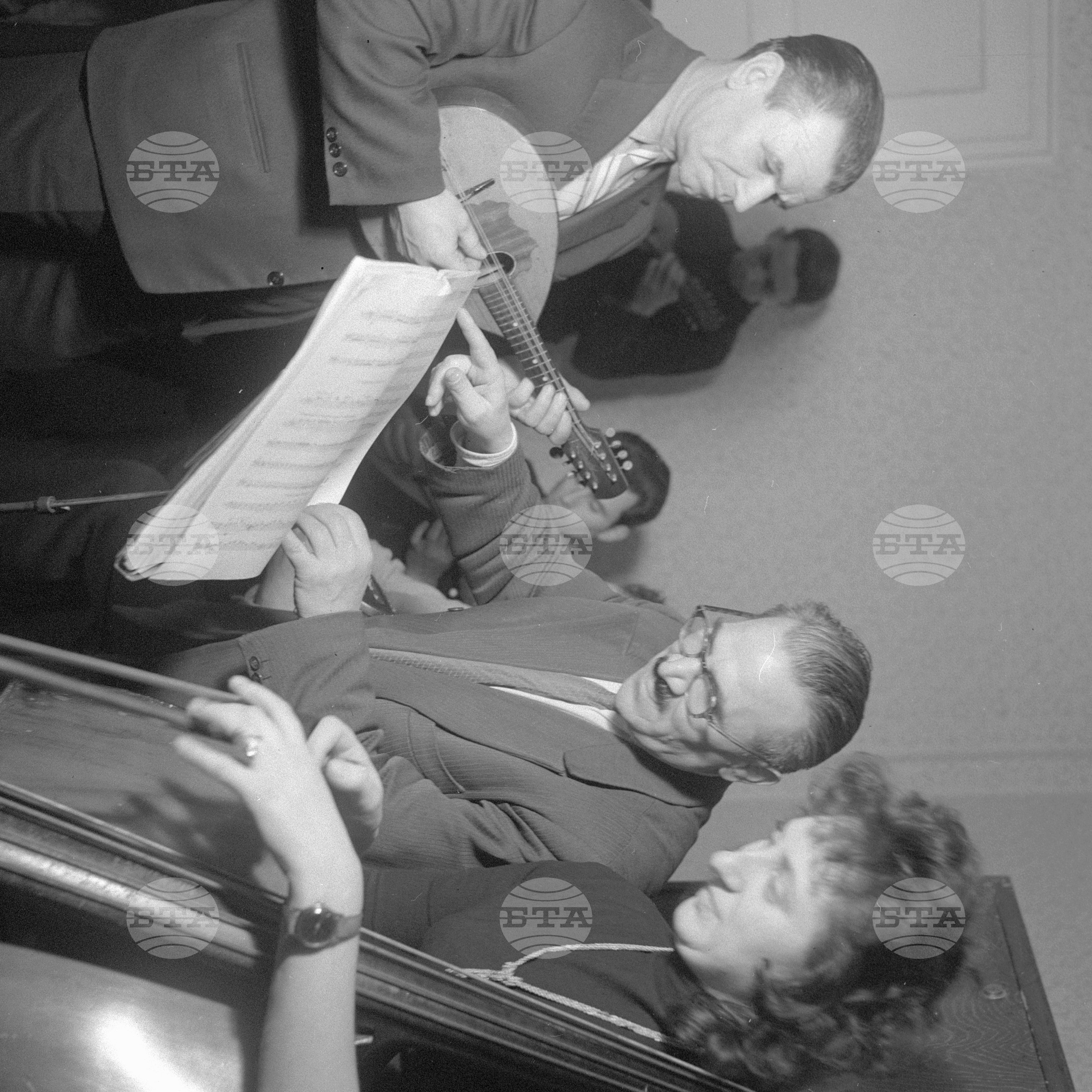 Художествена ТПК "Искра" в София - декември 1962 година