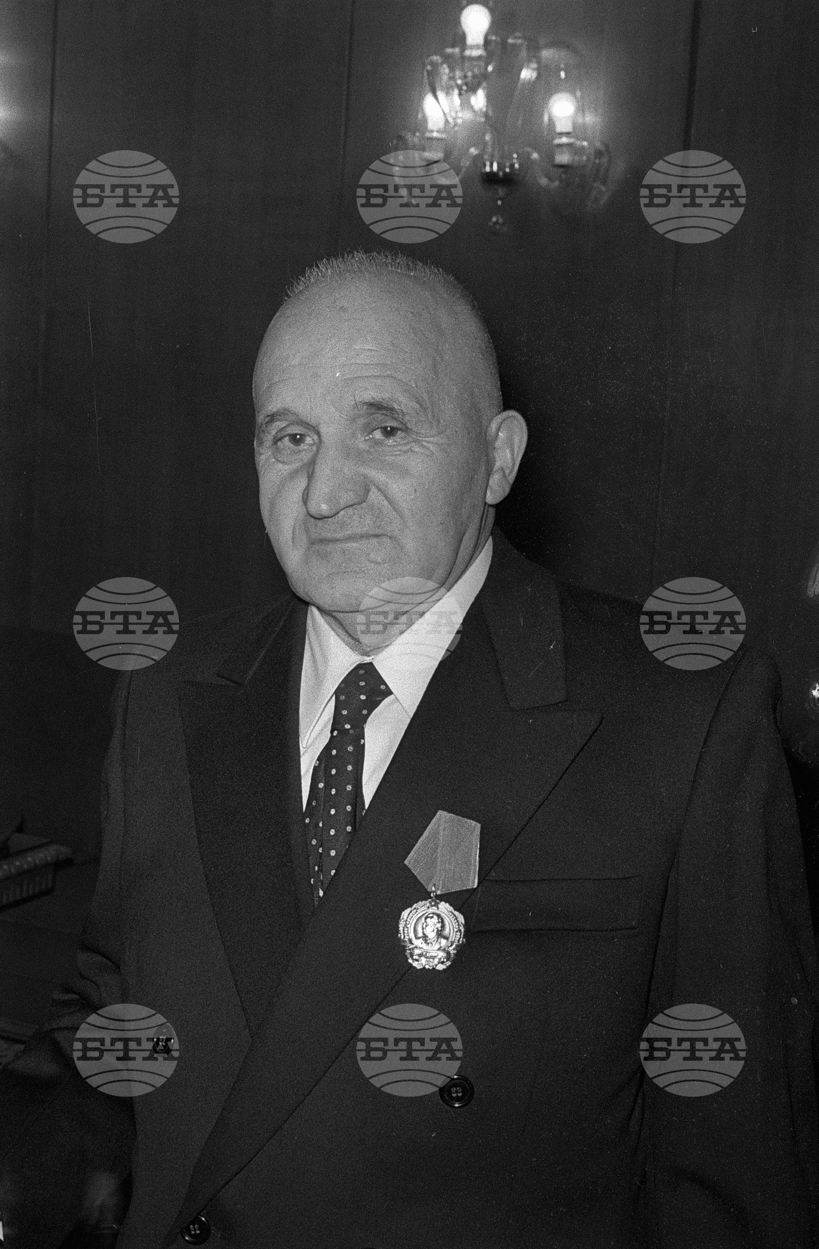 Награждаване на герои на социалистическия труд и с орден "Георги Димитров" в Президиума на Народното събрание
