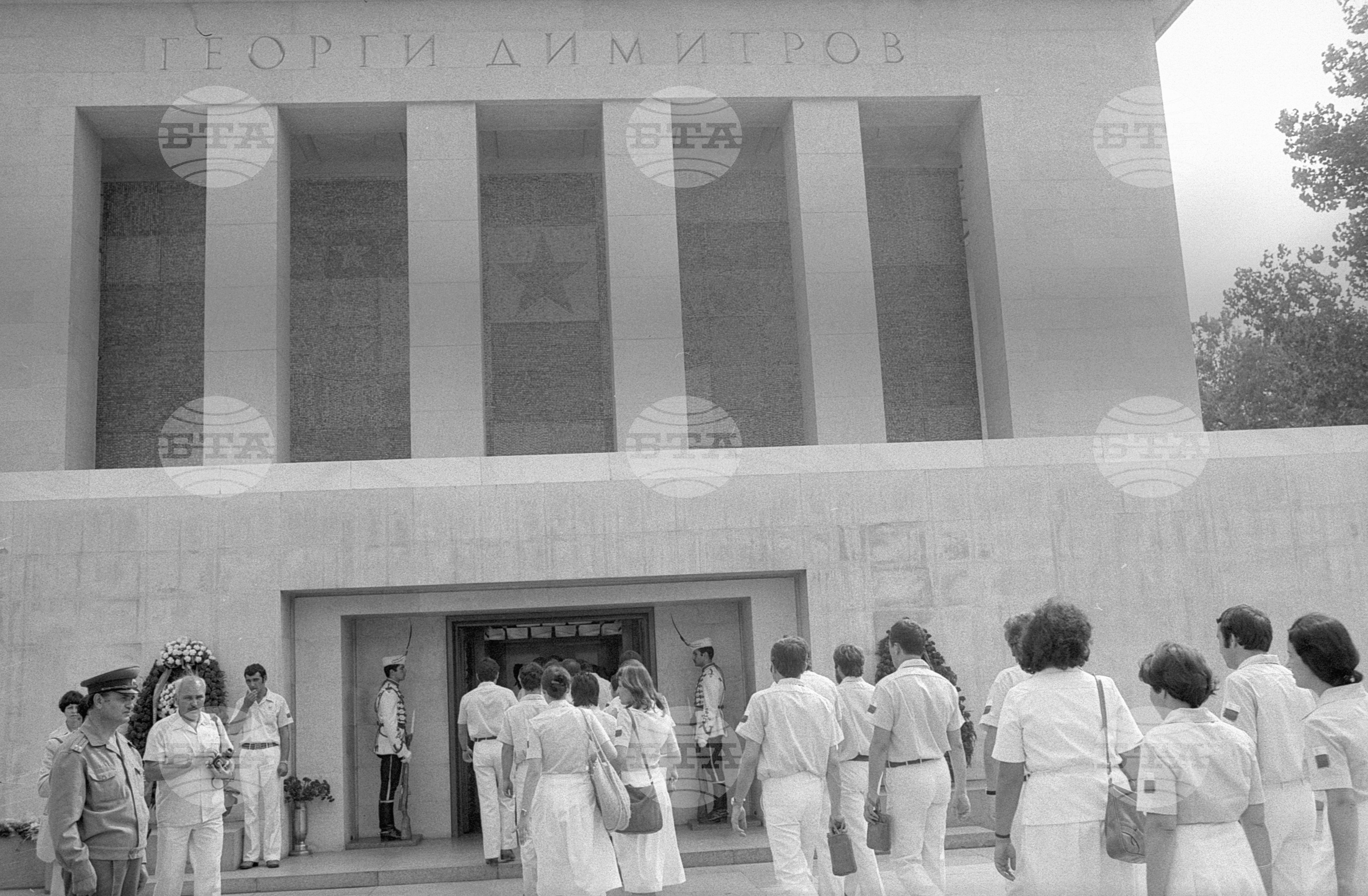Среща на другаря Тодор Живков с делегацията за фестивала в Куба