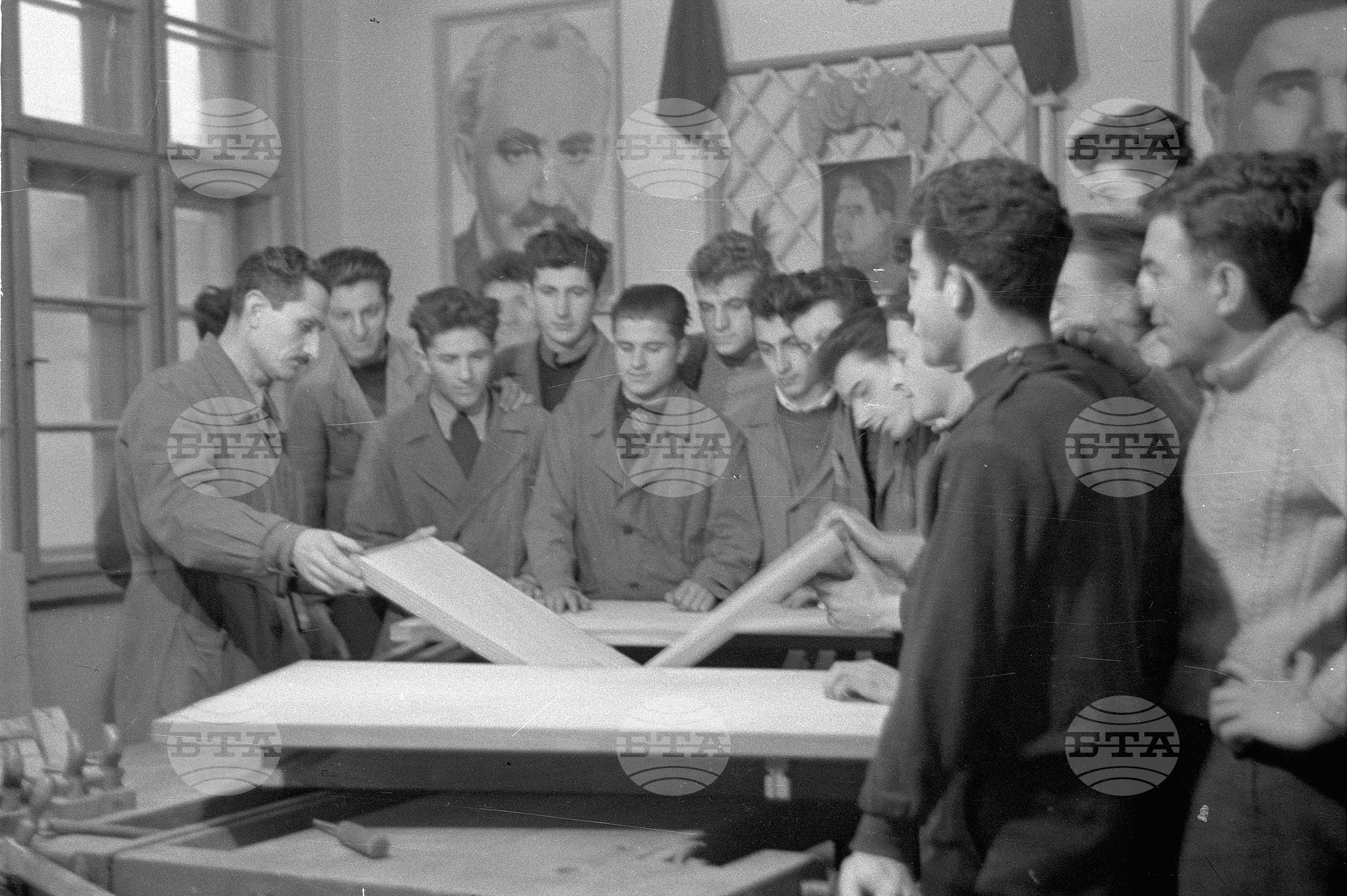 Техникум по дървообработване и вътрешна архитектура, 1951