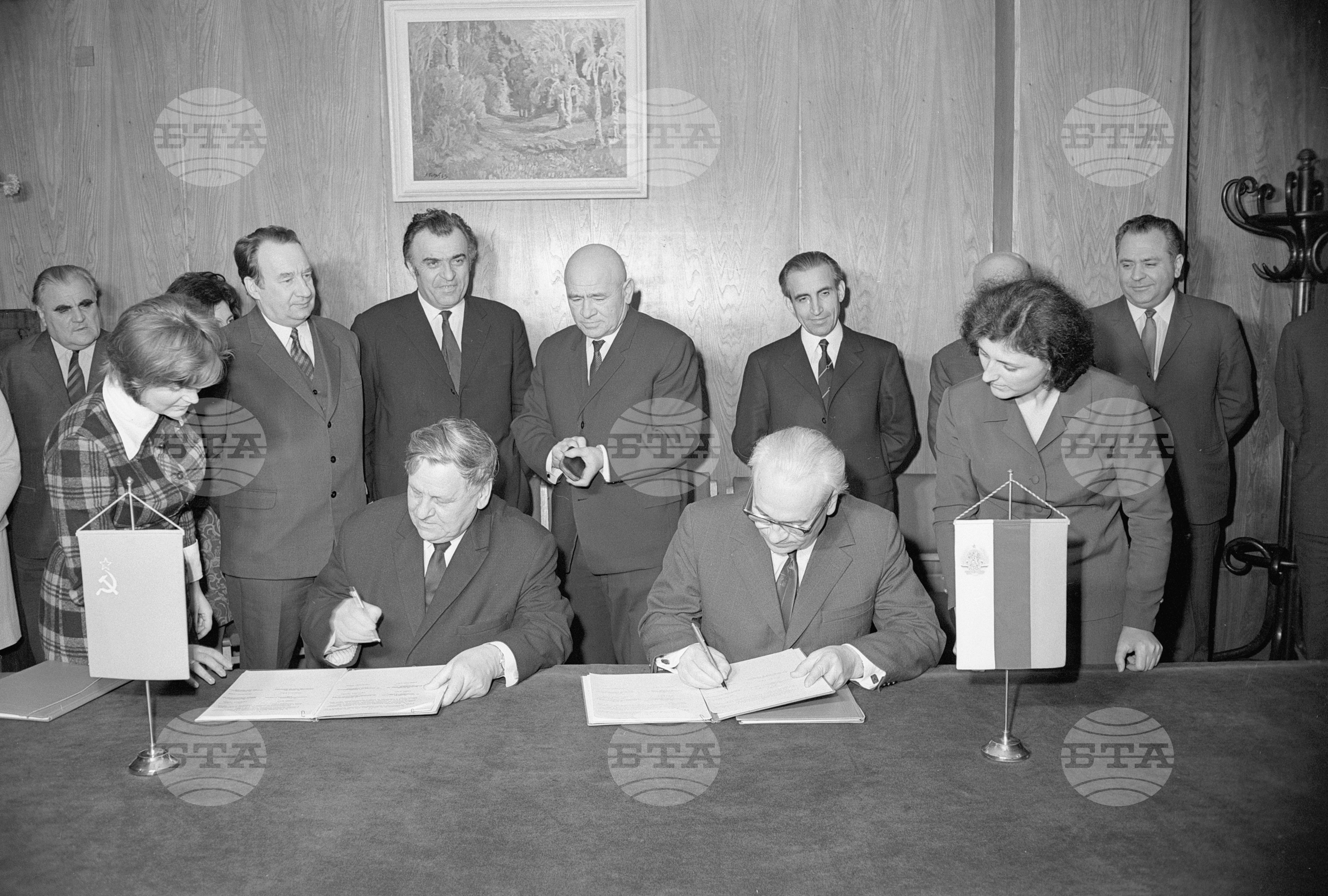 Подписване на протоколи между СССР и НРБ