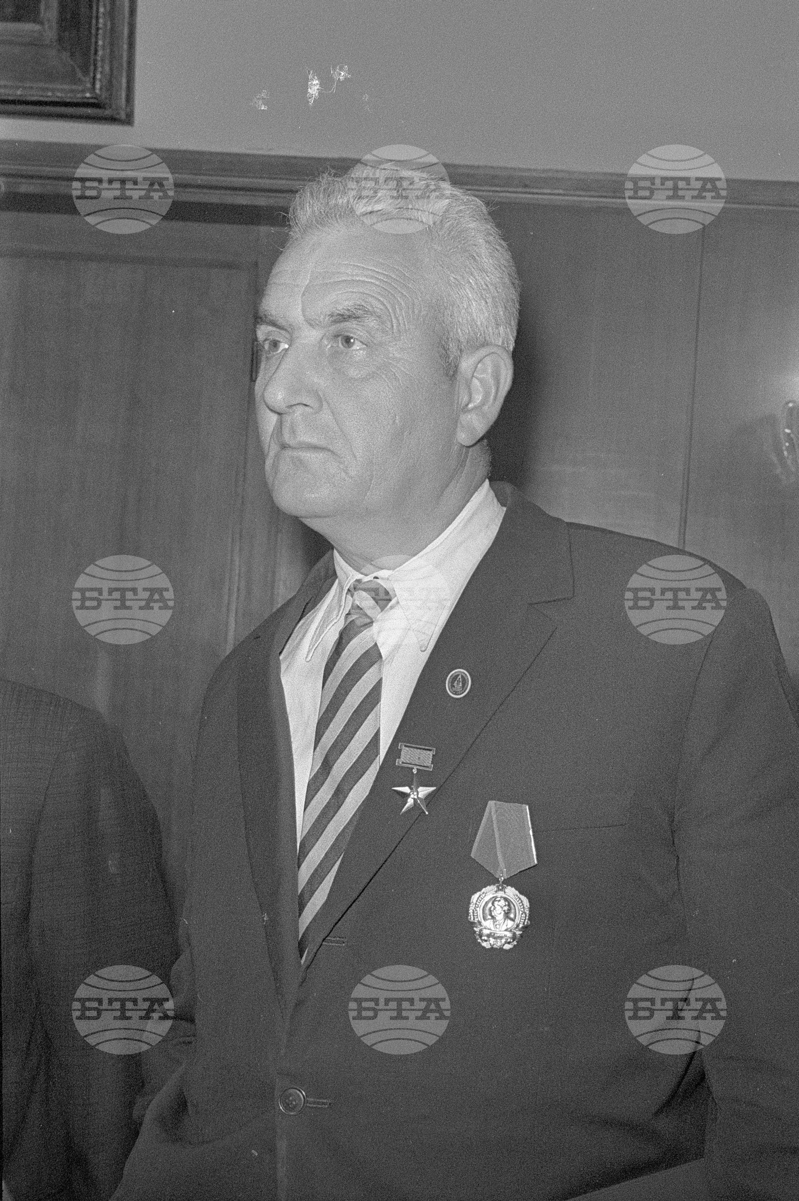Награждаване на герои на социалистическия труд и с орден "Георги Димитров" в Президиума на Народното събрание